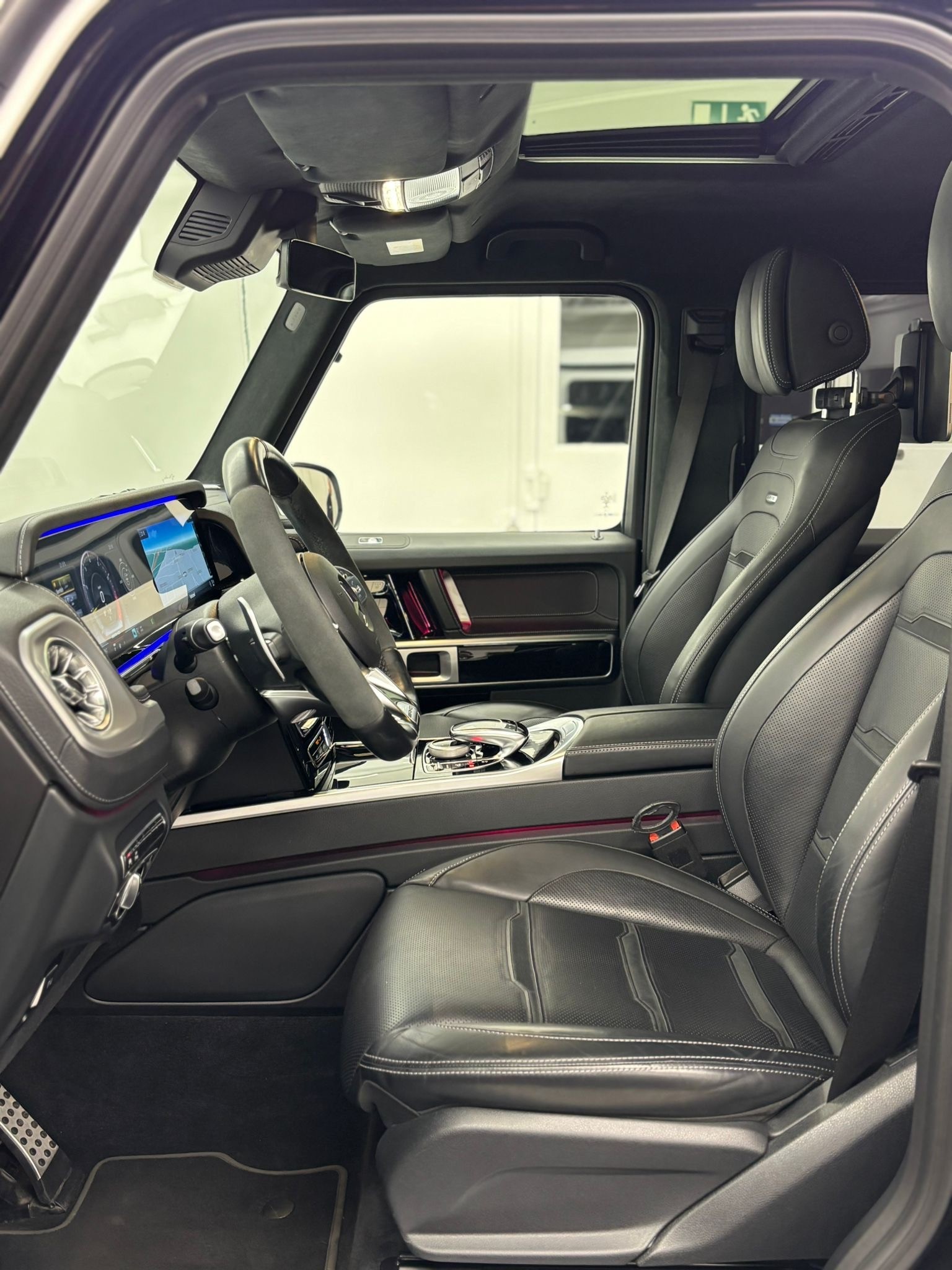 MERCEDES-BENZ G 63 AMG SATIN WHITE MATT-image-19