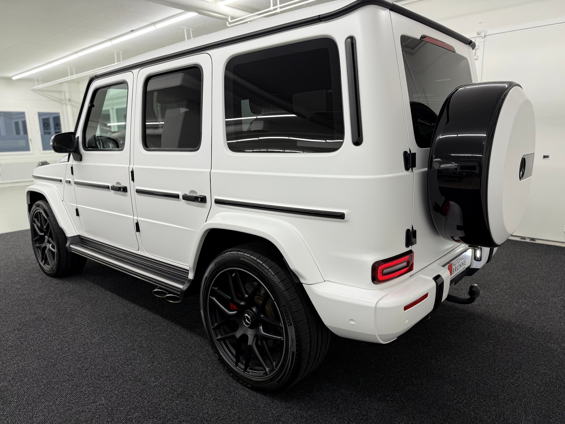MERCEDES-BENZ G 63 AMG SATIN WHITE MATT-image-5