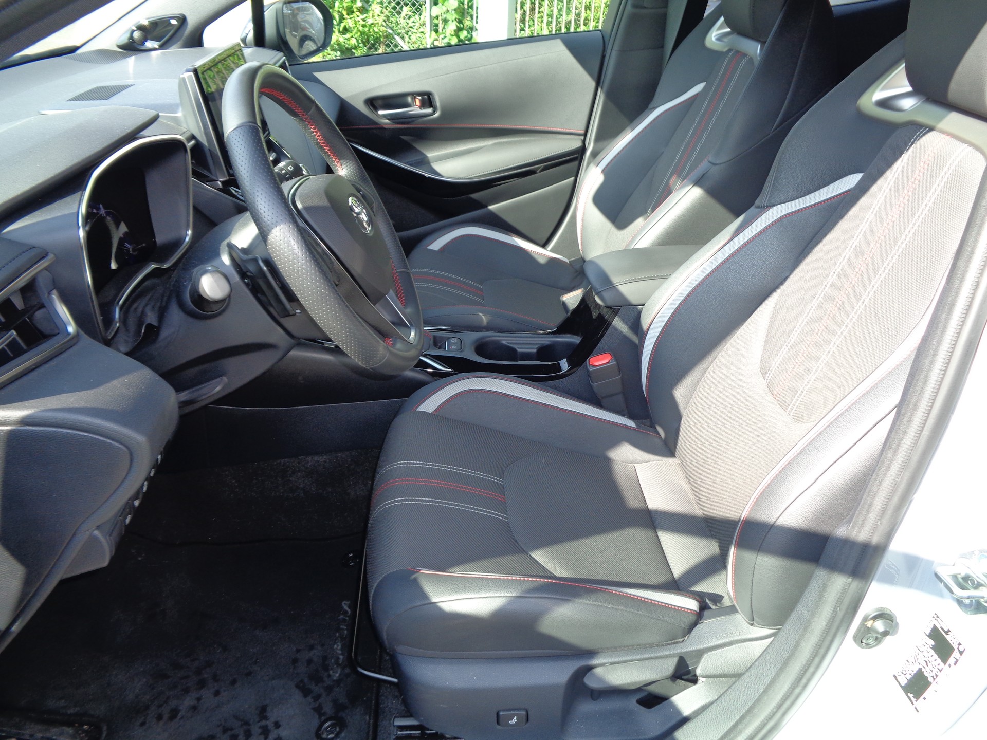 TOYOTA Corolla 2.0 HSD GR-S e-CVT-image-7