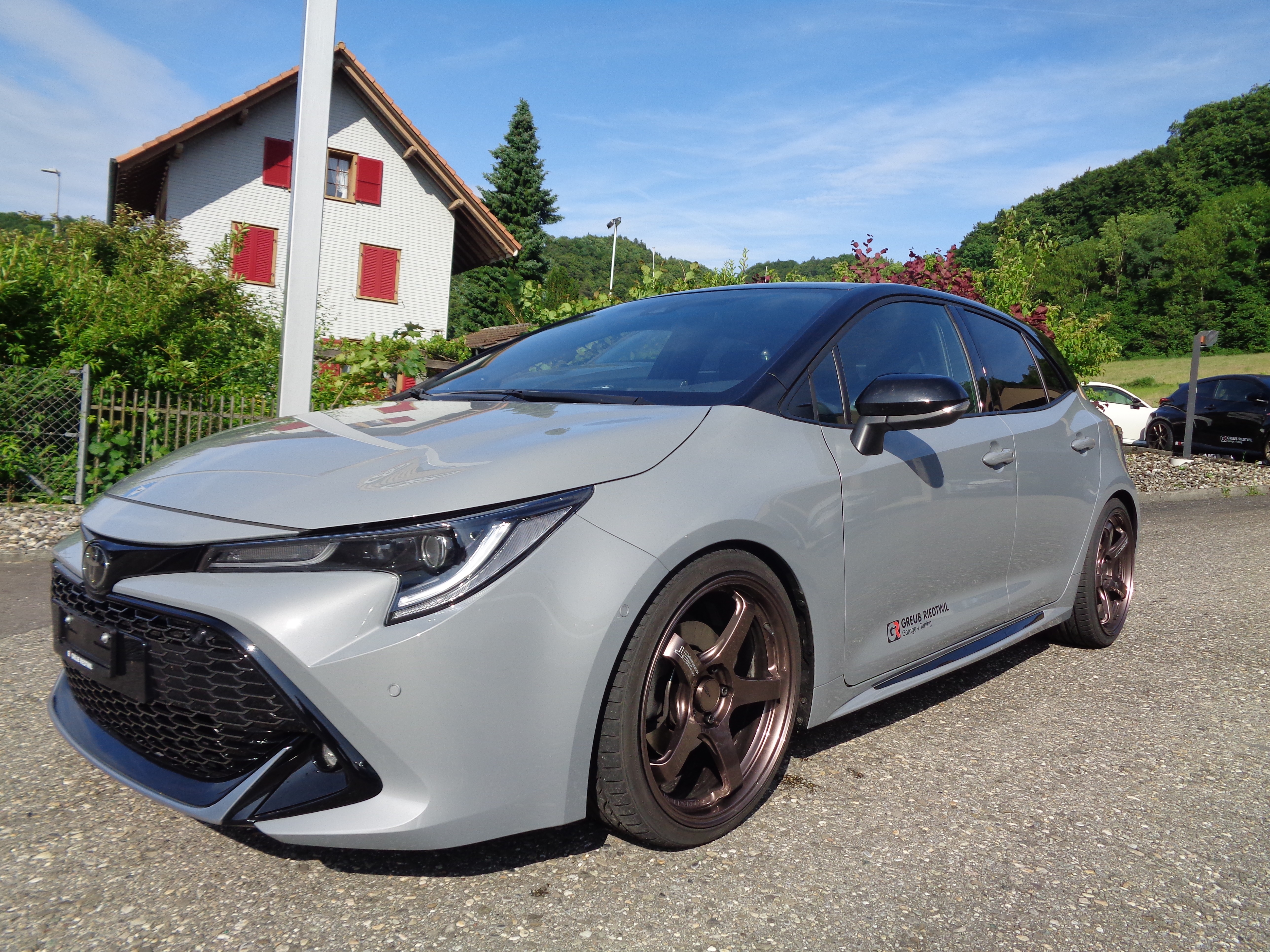 TOYOTA Corolla 2.0 HSD (Limousine)