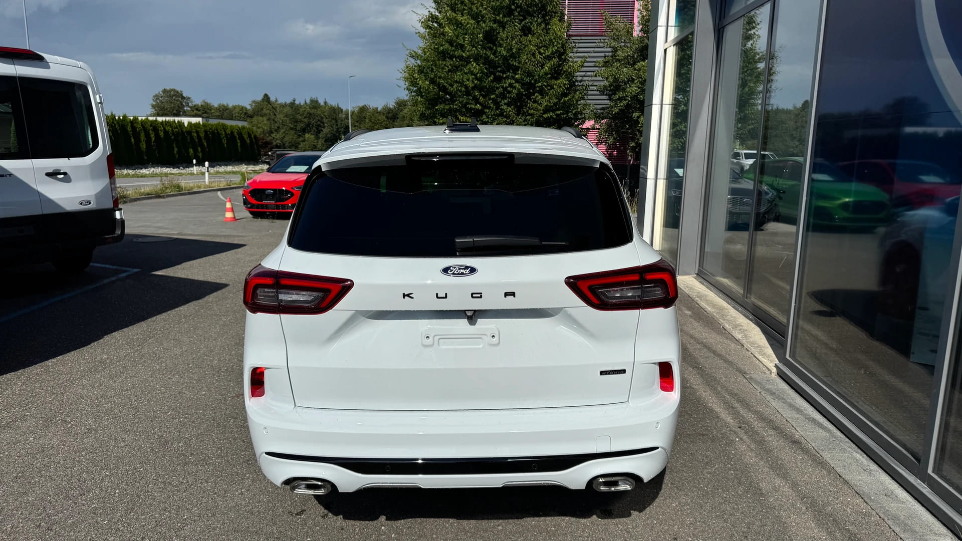 FORD Kuga 2.5 Plug-in Hybrid ST-Lin ST-Line X/PHEV-image-4