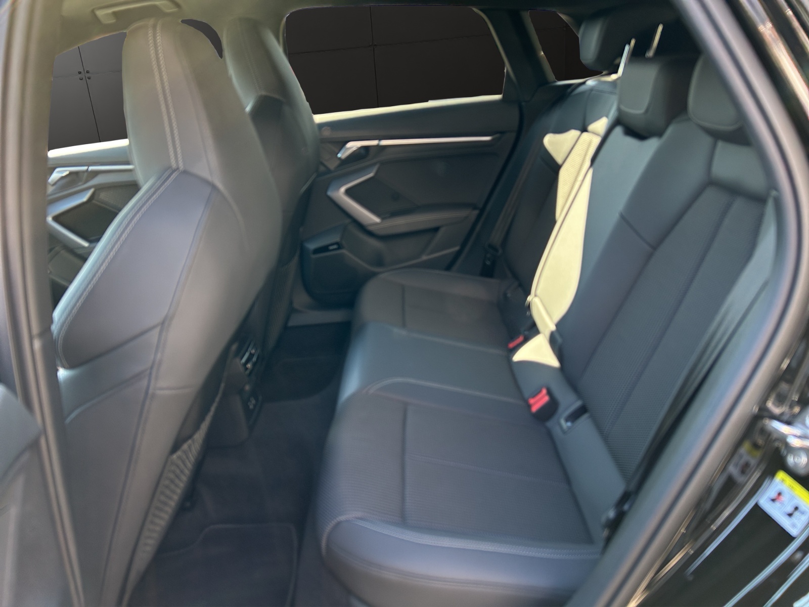 AUDI A3 Sportback 35 TFSI S line Attraction S-tronic-image-11