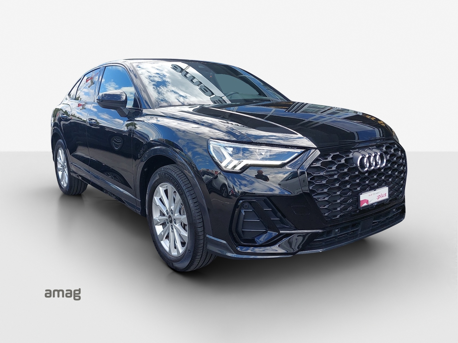 AUDI Q3 Sportback 40 TFSI S line quattro-image-5