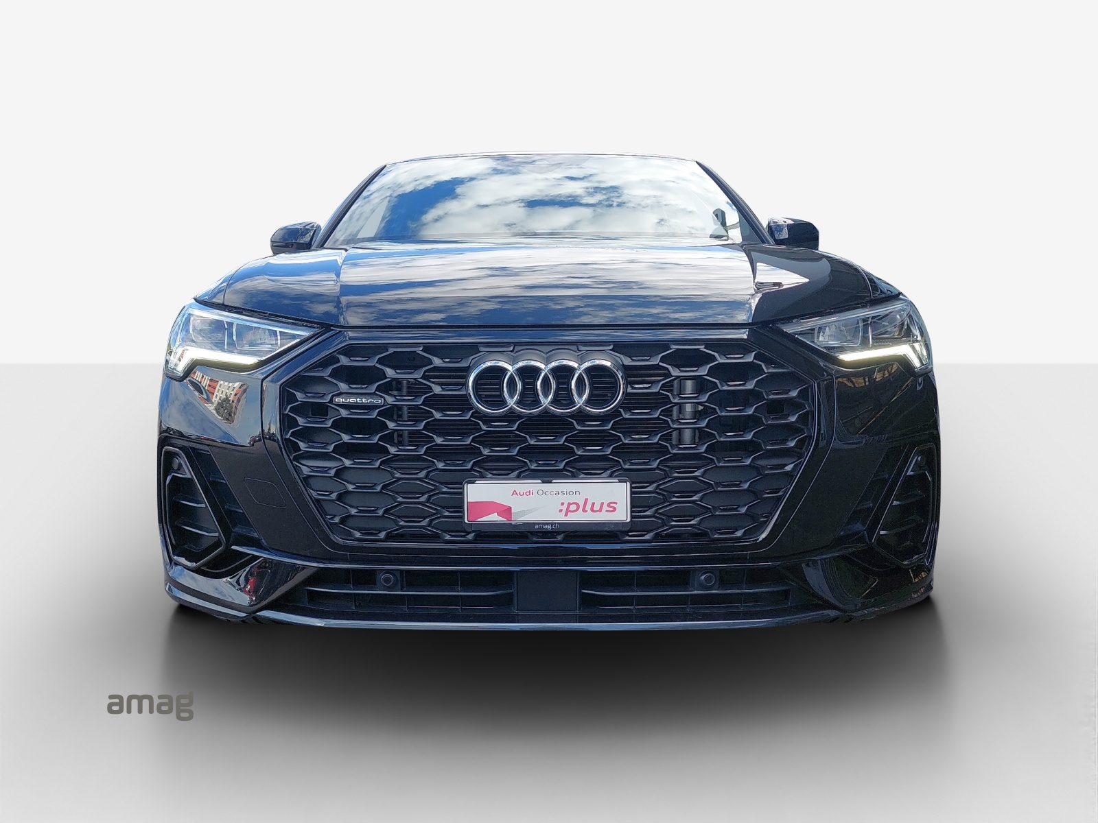 AUDI Q3 Sportback 40 TFSI S line quattro-image-6
