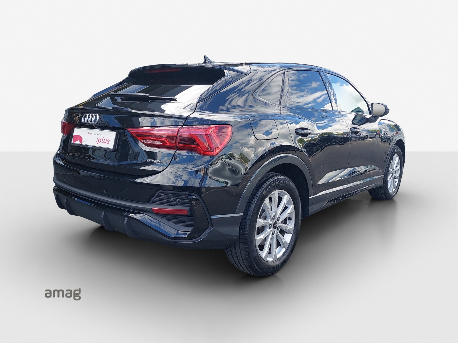 AUDI Q3 Sportback 40 TFSI S line quattro-image-4