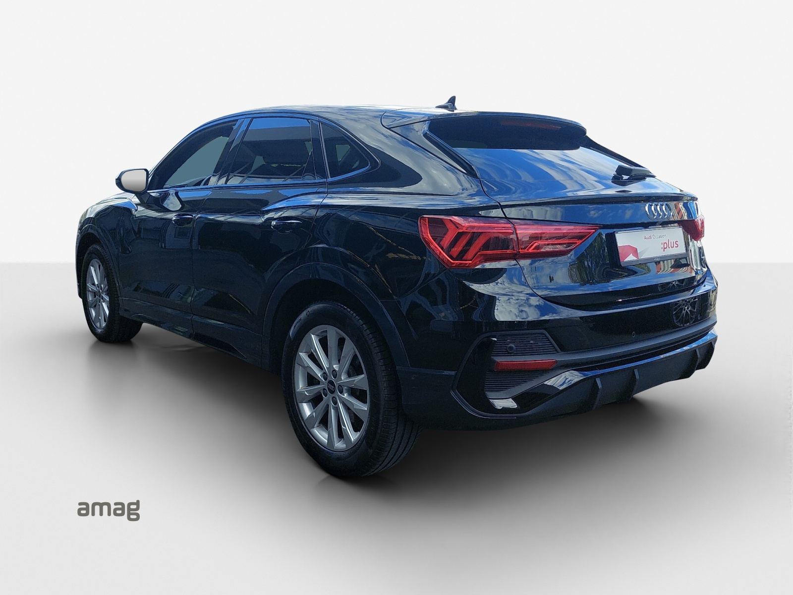 AUDI Q3 Sportback 40 TFSI S line quattro-image-2