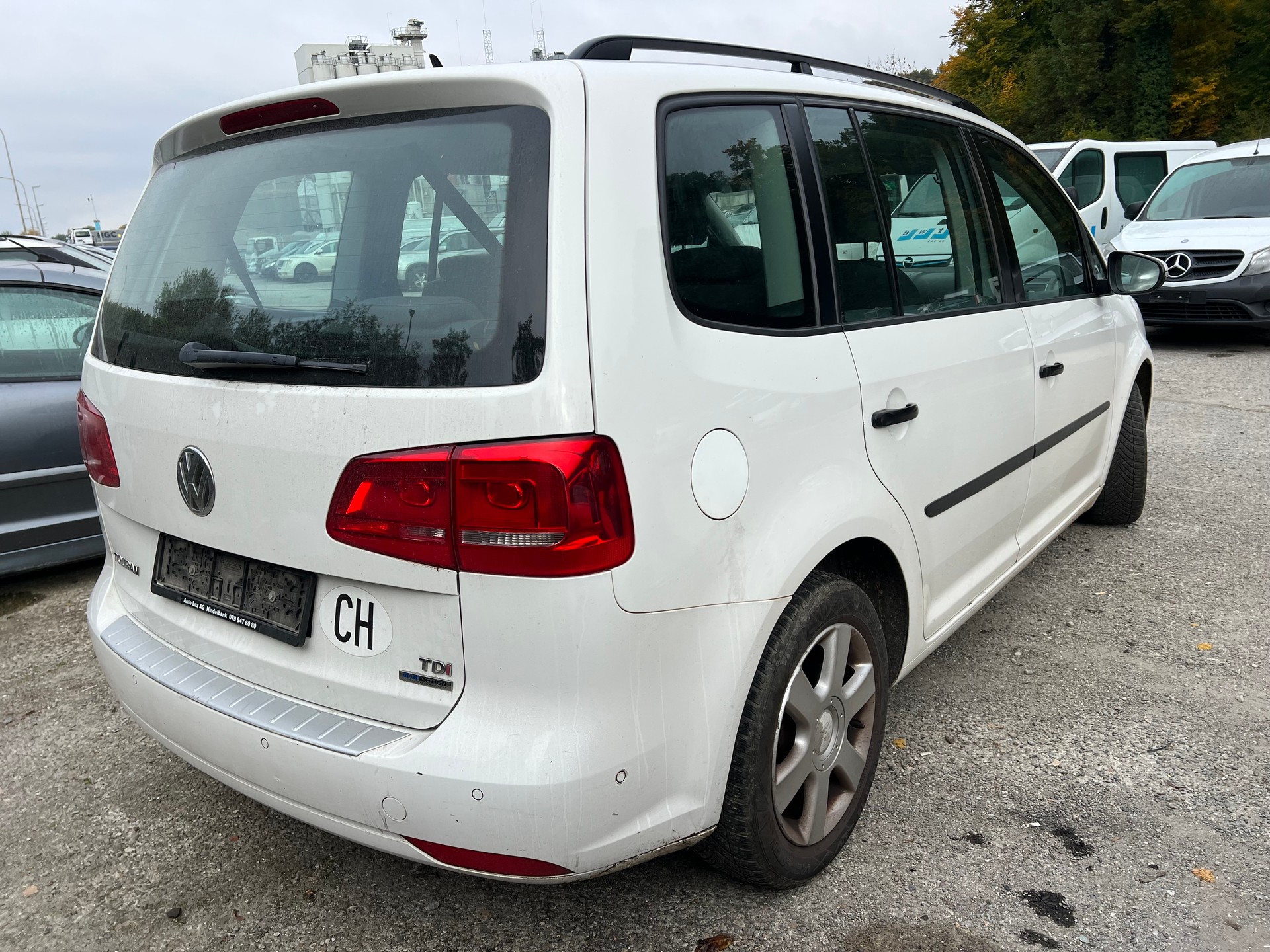 VW Touran 1.6 TDI BlueMotion Technology Design DSG-image-2