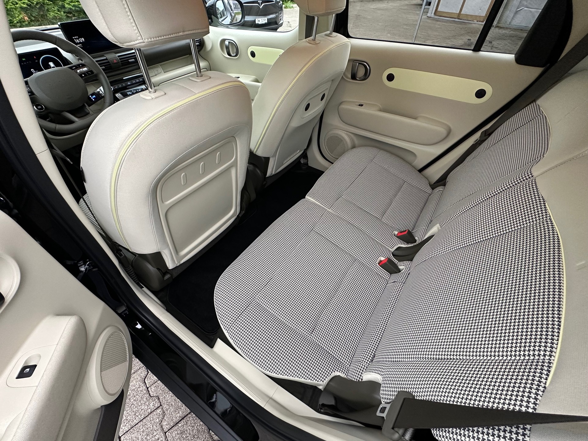 HYUNDAI Inster 49kWh Amplia-image-7