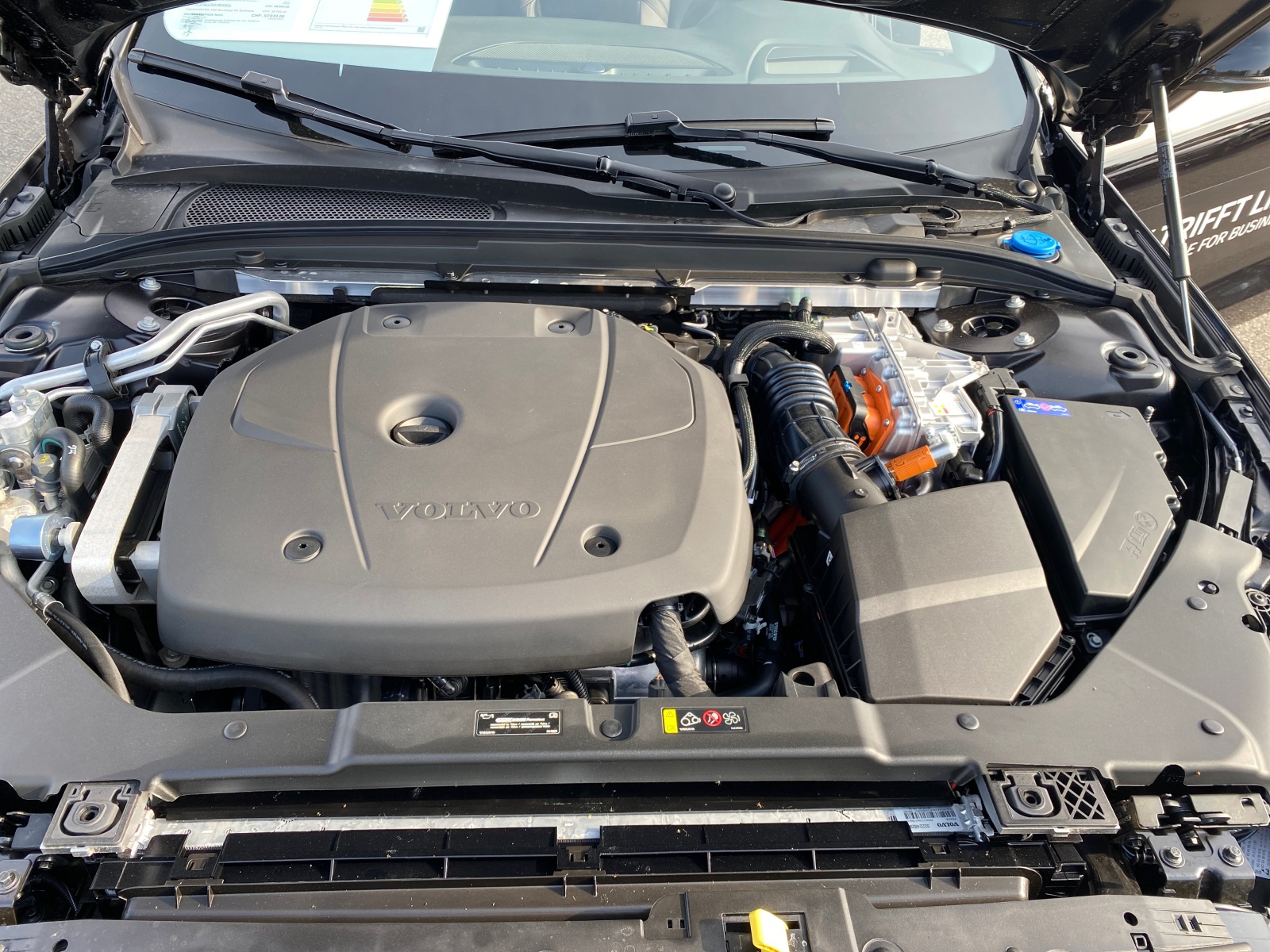 VOLVO V60 2.0 T6 TE Business eAWD-image-13