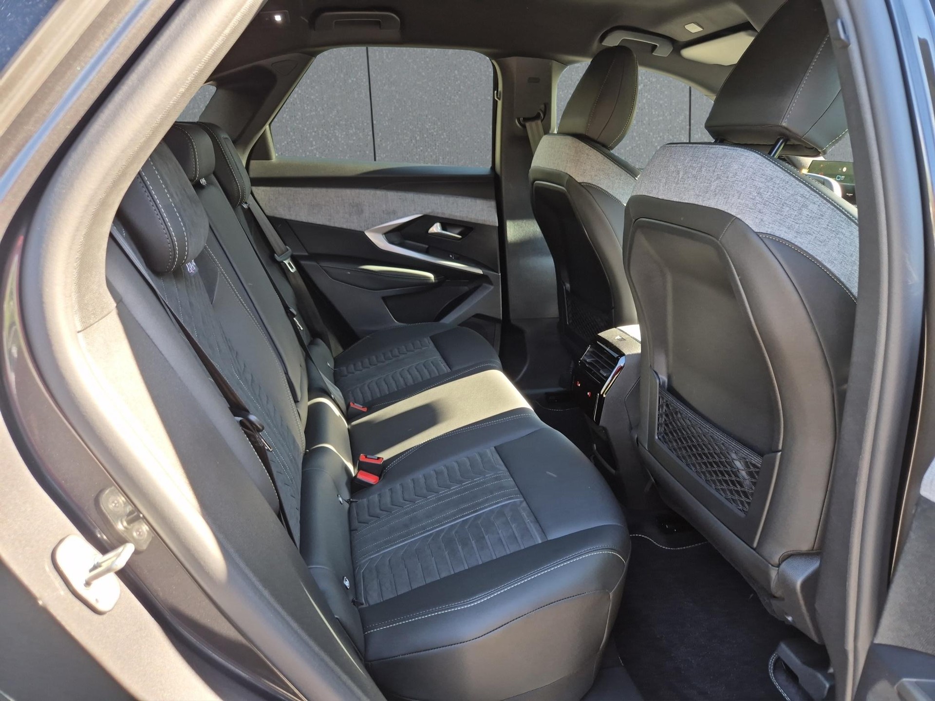 PEUGEOT 3008 1.6 Plug-in Hybrid GT-image-16