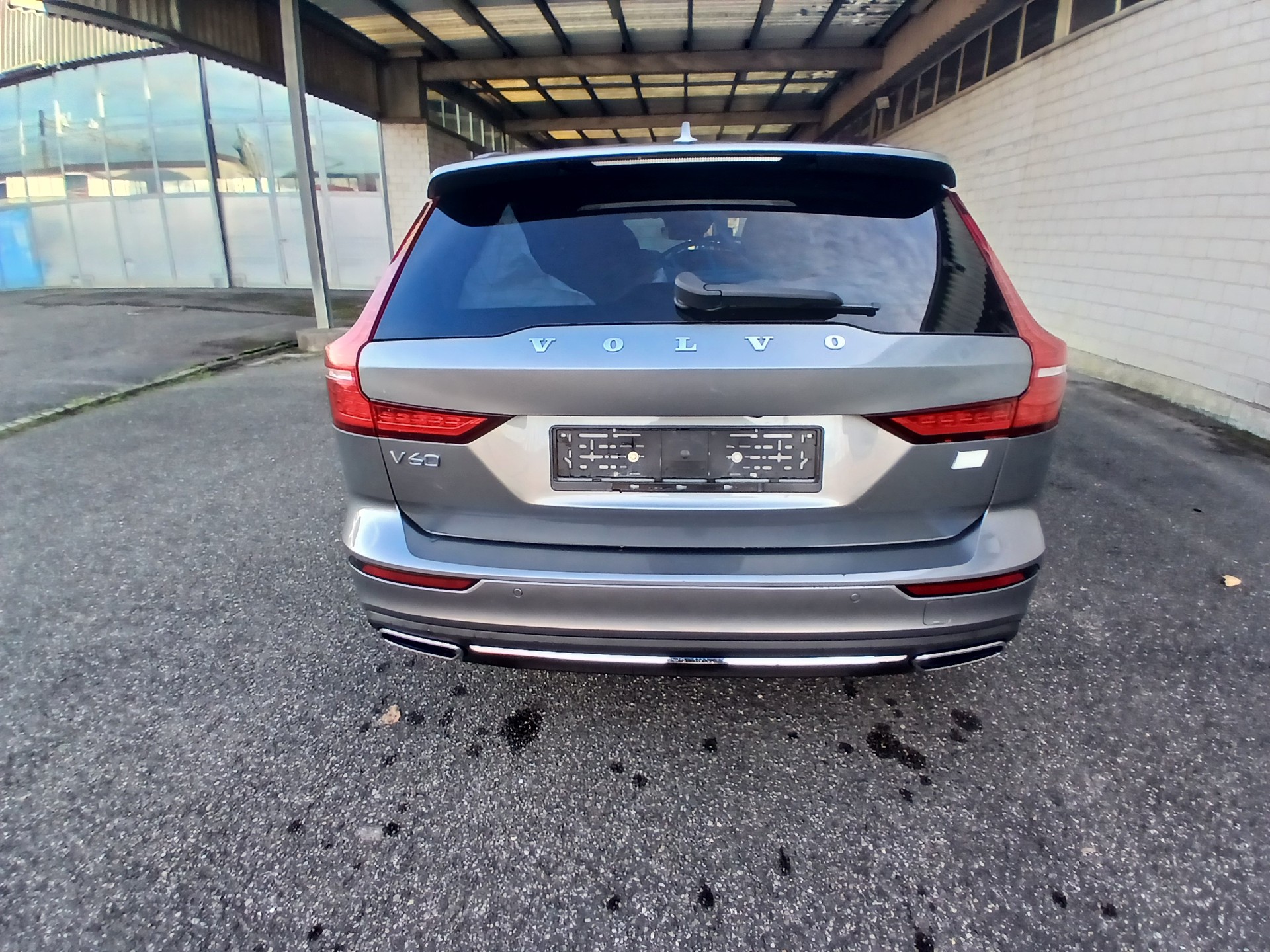 VOLVO V60 T6 eAWD Twin Engine Inscription Geartronic-image-3