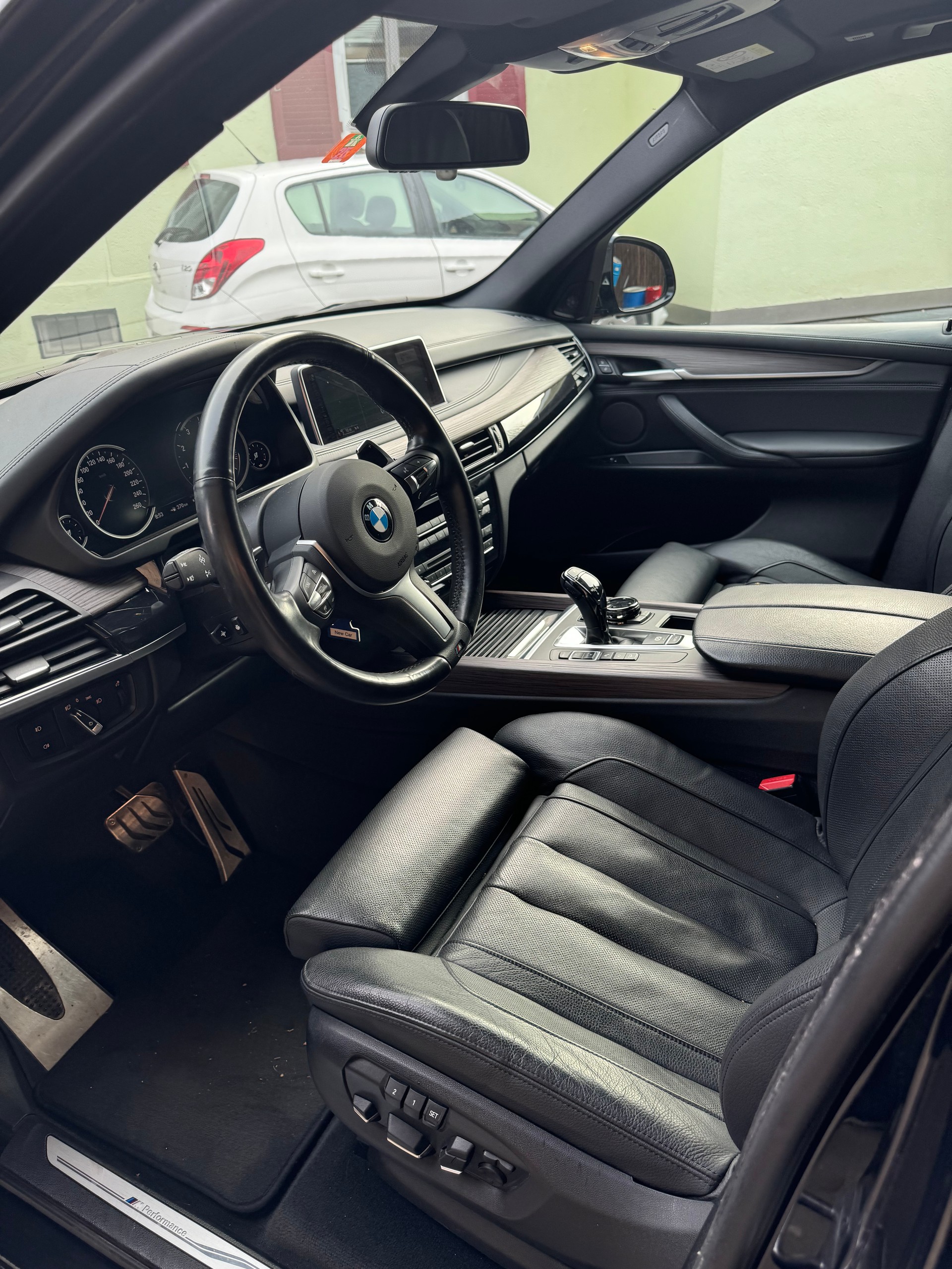 BMW X5 xDrive 50i Steptronic-image-5