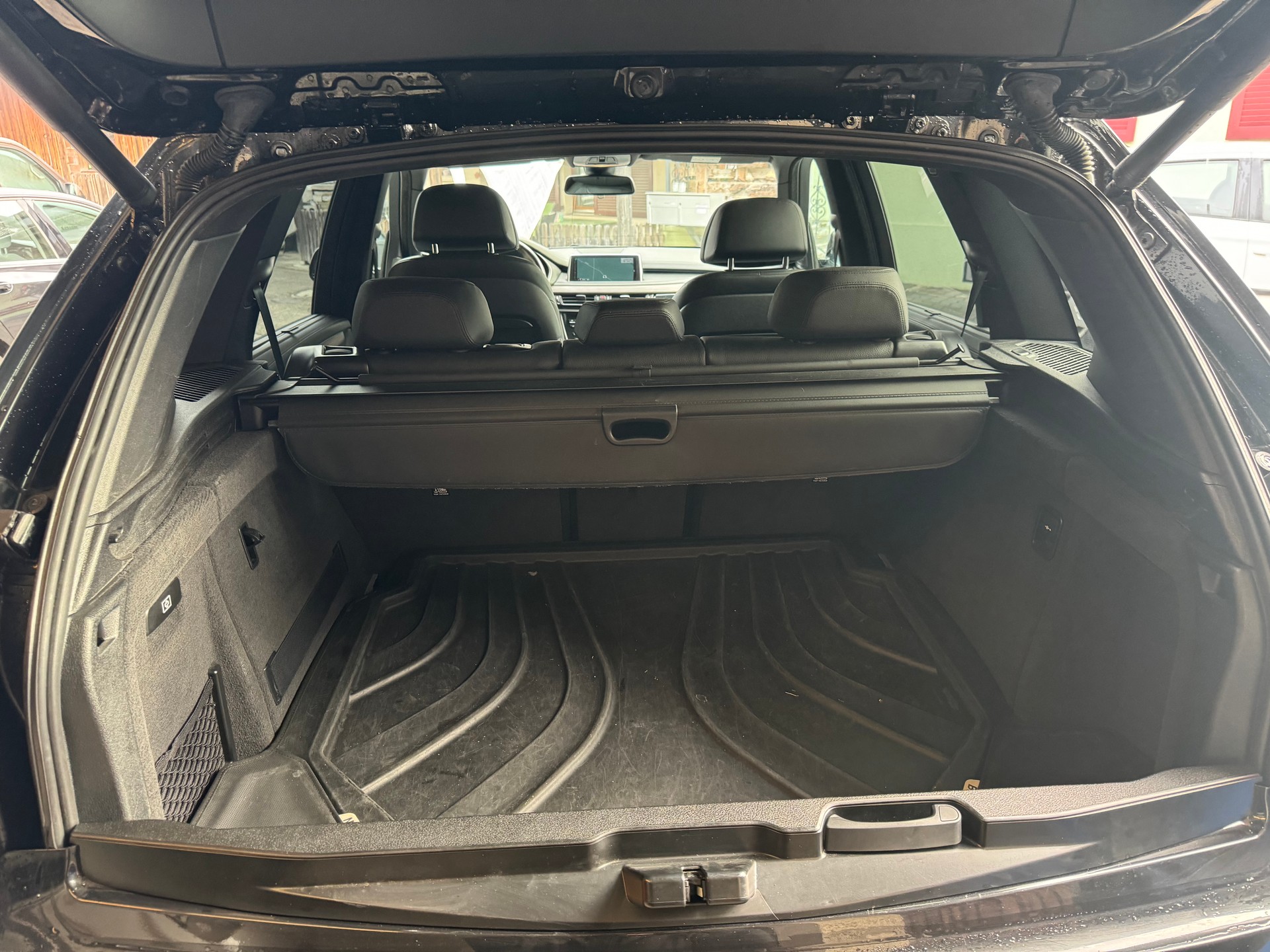 BMW X5 xDrive 50i Steptronic-image-8