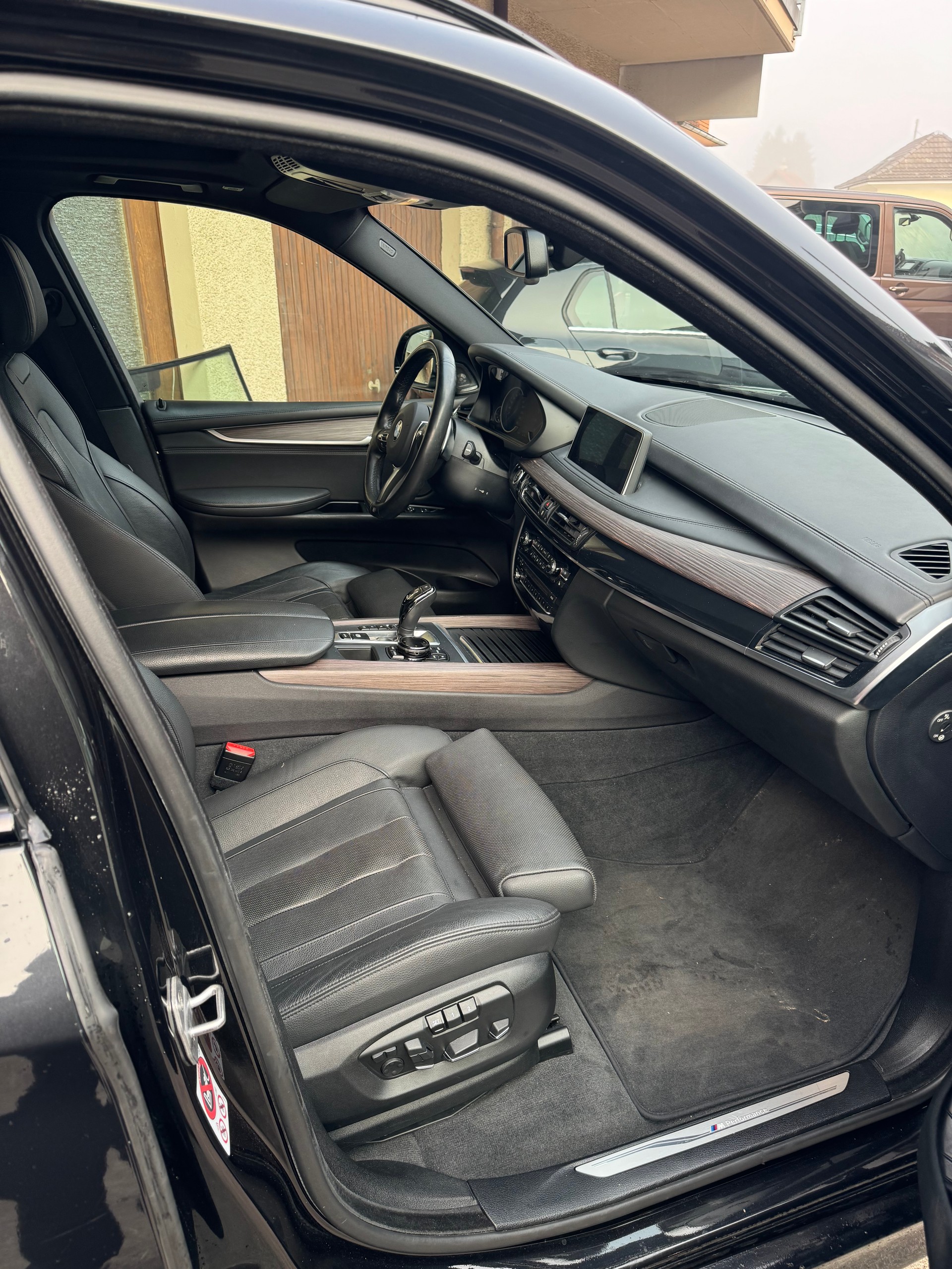 BMW X5 xDrive 50i Steptronic-image-6
