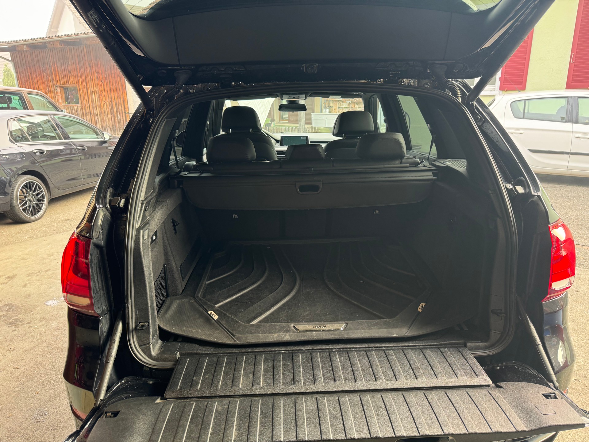 BMW X5 xDrive 50i Steptronic-image-9