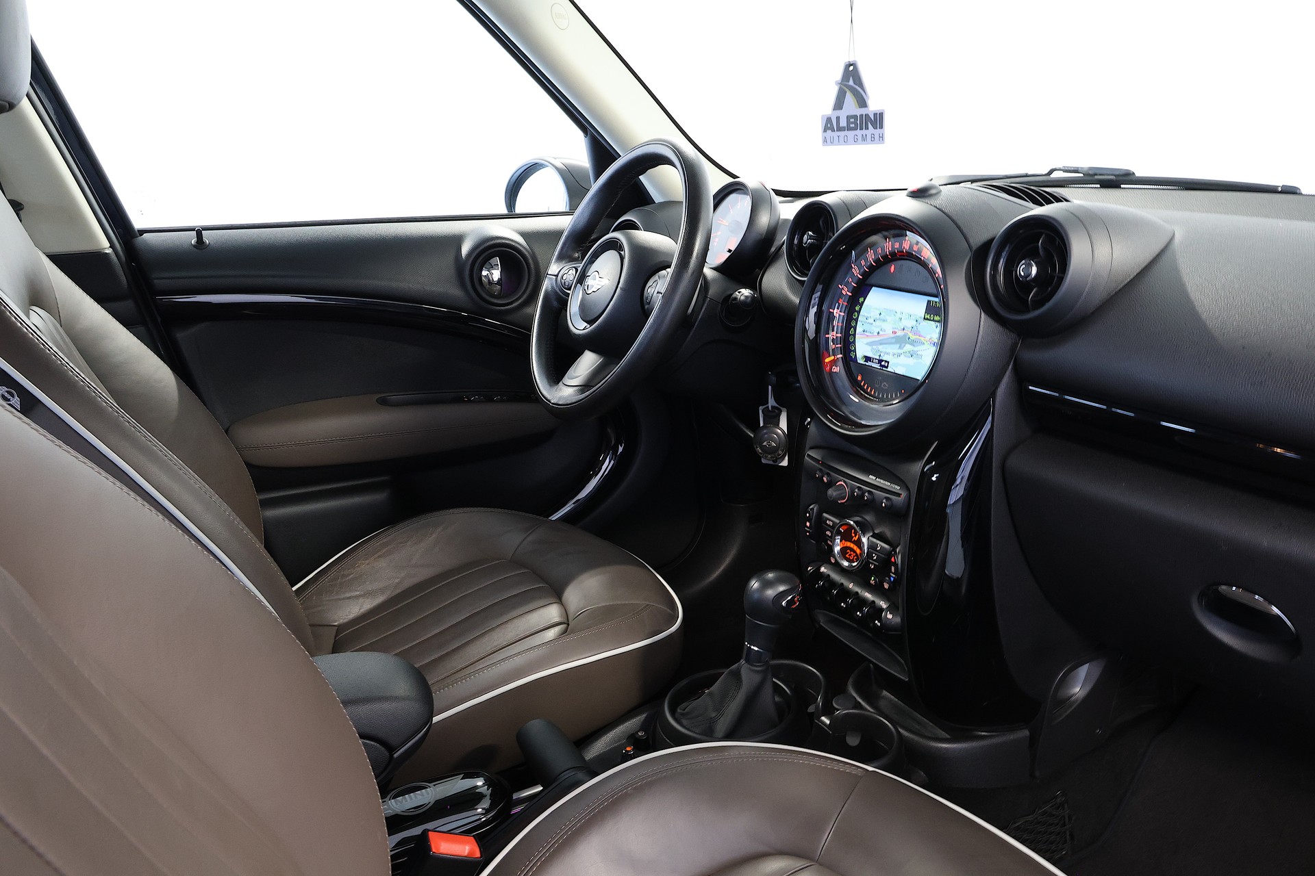 MINI Countryman Cooper S FWD Steptronic-image-12