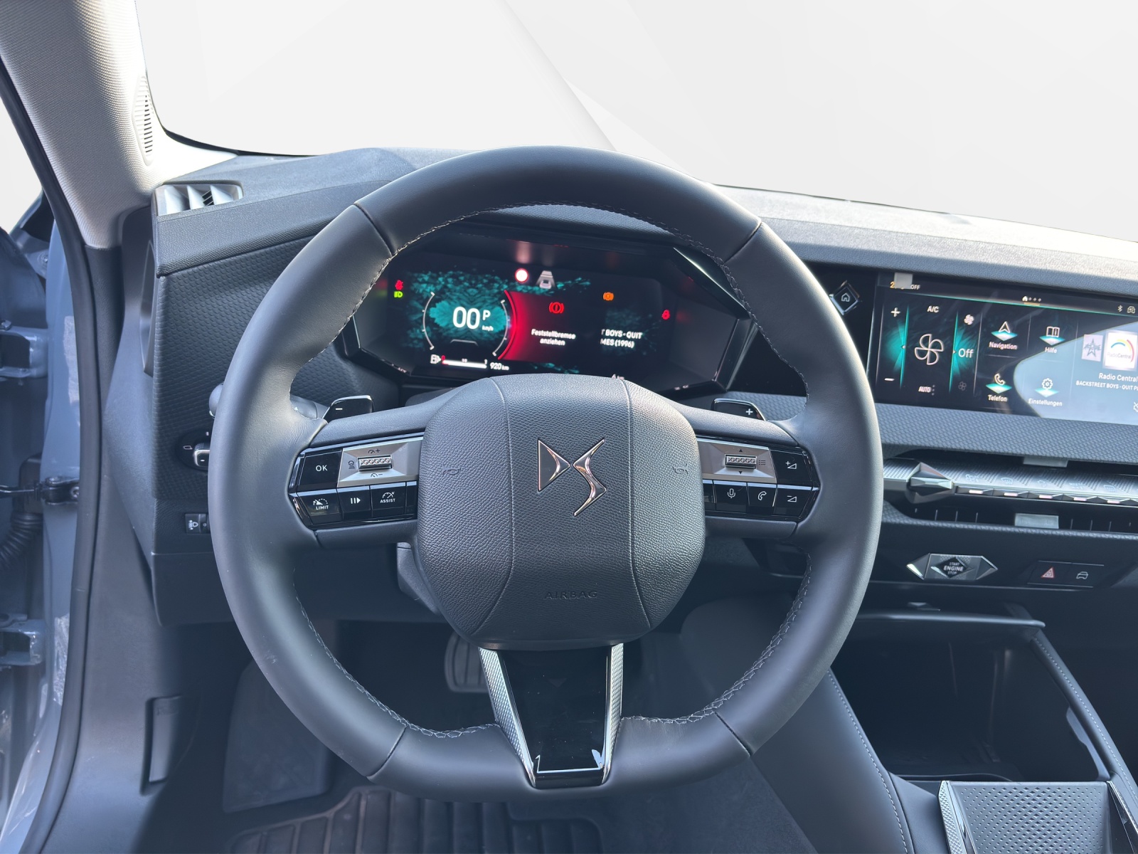 DS AUTOMOBILES No4 1.2 Hybrid Pallas-image-10