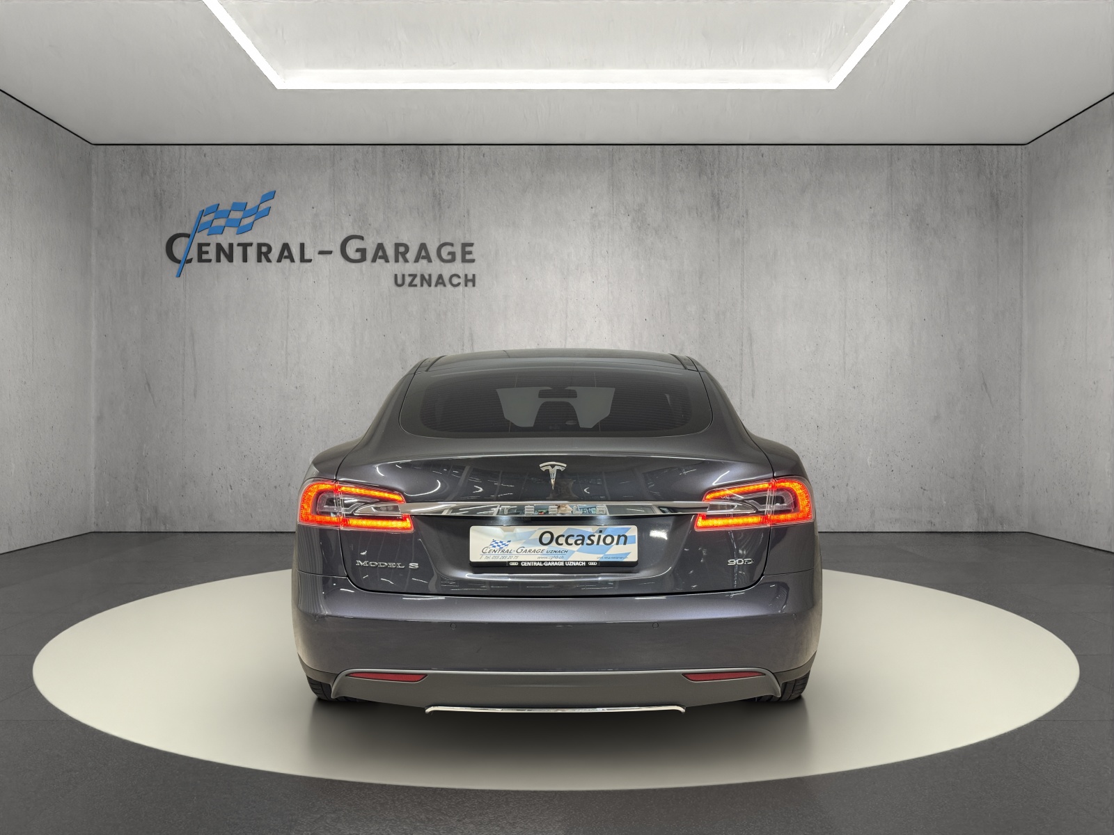 TESLA Model S 90 D-showroom-element-3