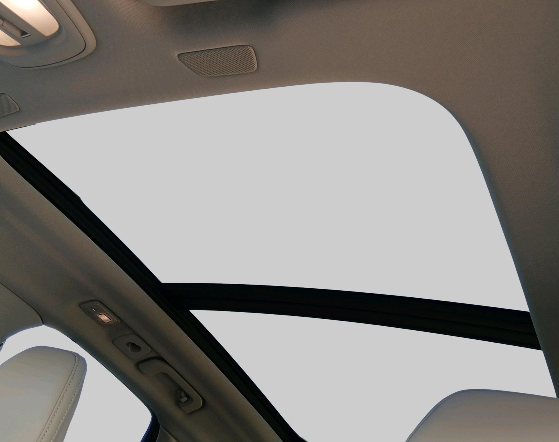 VOLVO XC60 2.0 T8 TE Ultra Dark eAWD-image-15