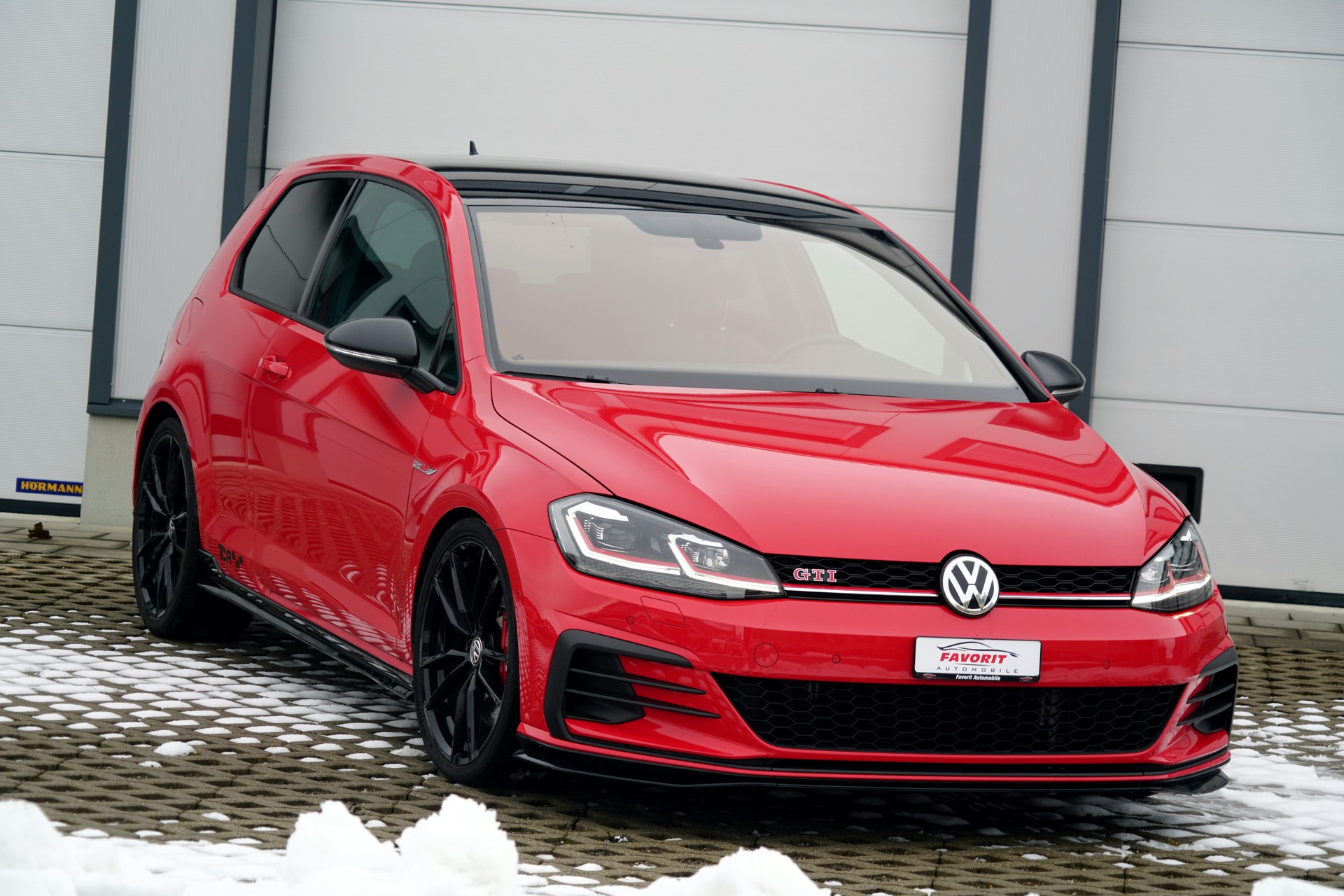 VW Golf 2.0 TSI GTI TCR DSG (CH)-image-8