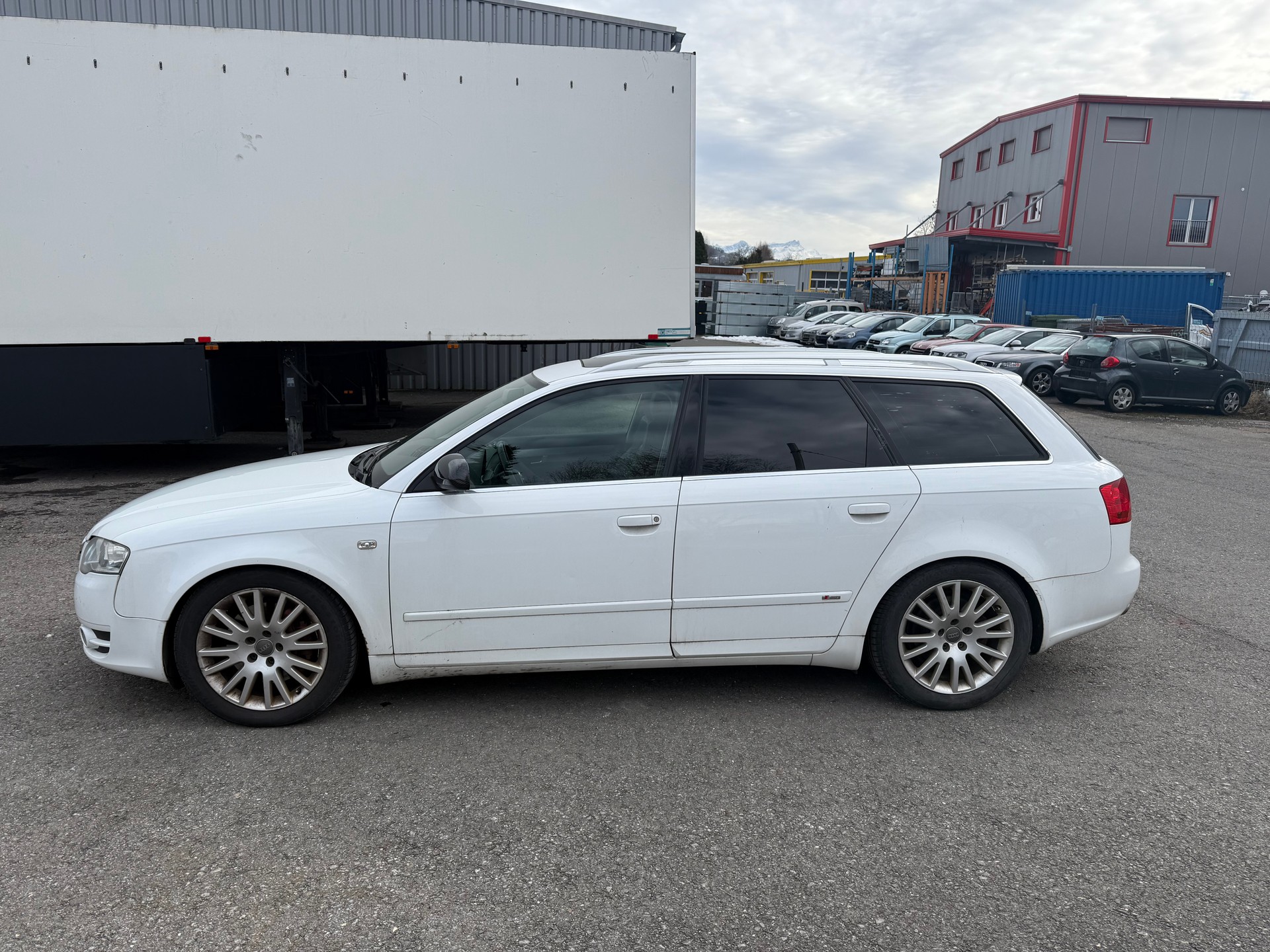 AUDI A4 Avant 3.0 V6 TDI quattro-showroom-element-3