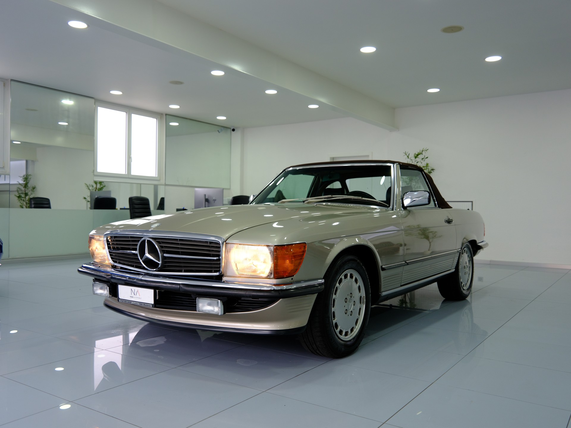 MERCEDES-BENZ 300 SL Automatic-showroom-element-3
