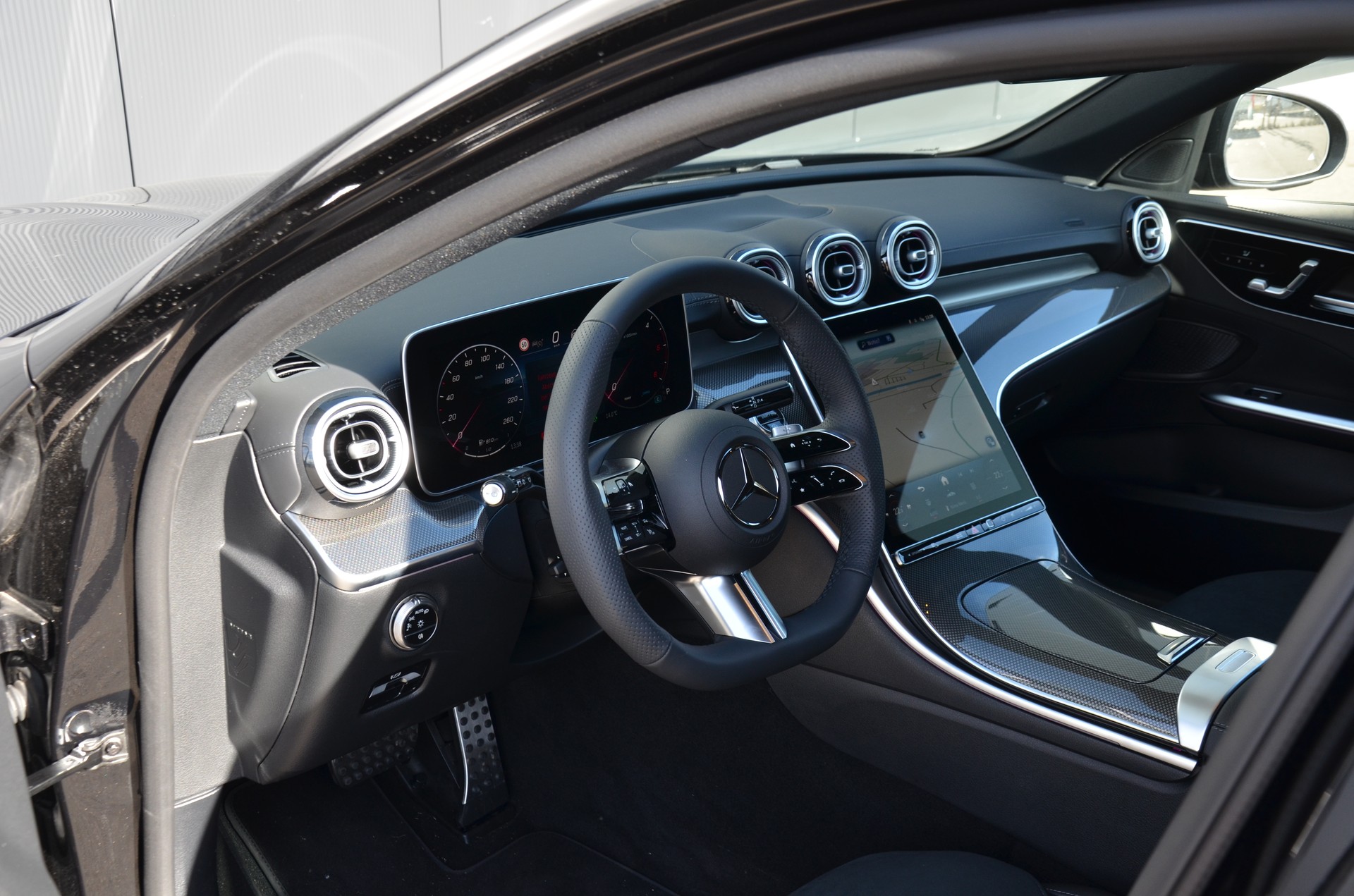 MERCEDES-BENZ C 220 d AMG Line 4Matic Swiss Star T-image-20