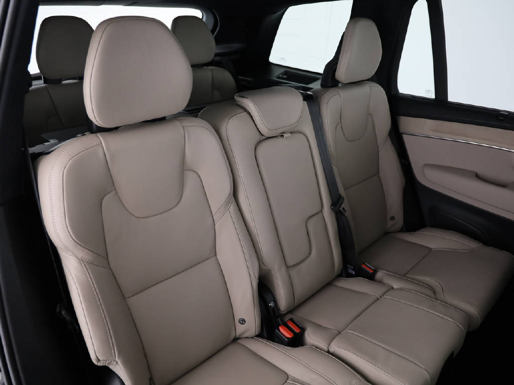 VOLVO XC90 2.0 T8 TE XCLUSIVE Ultra Dark eAWD-image-3