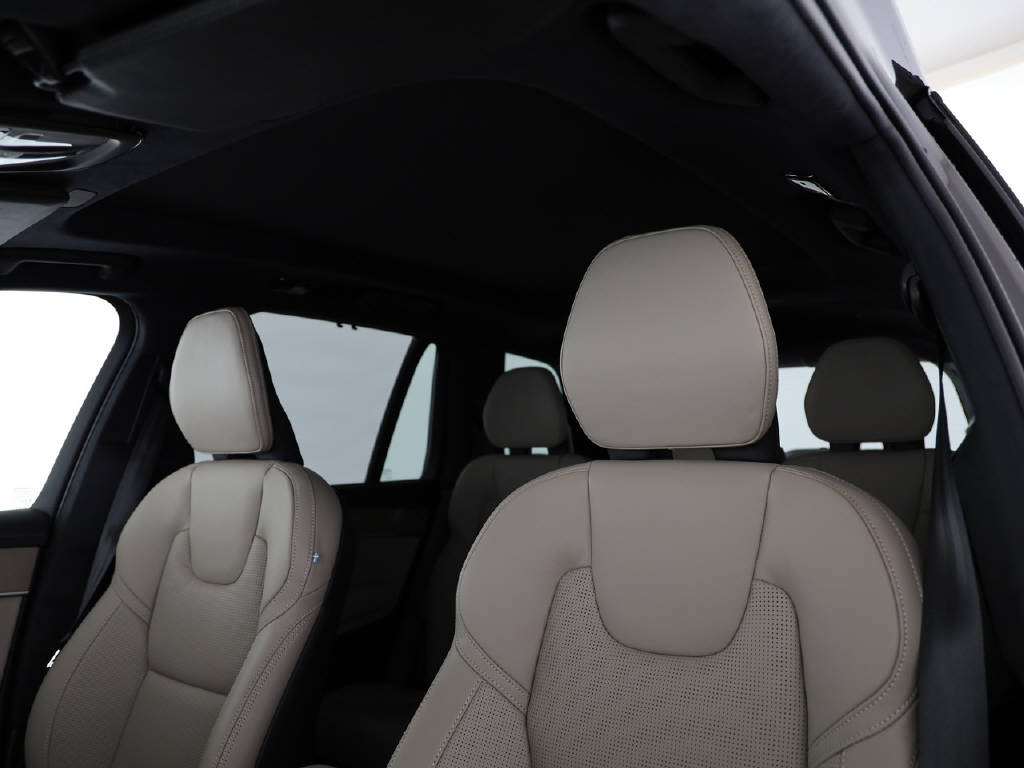 VOLVO XC90 2.0 T8 TE XCLUSIVE Ultra Dark eAWD-image-4