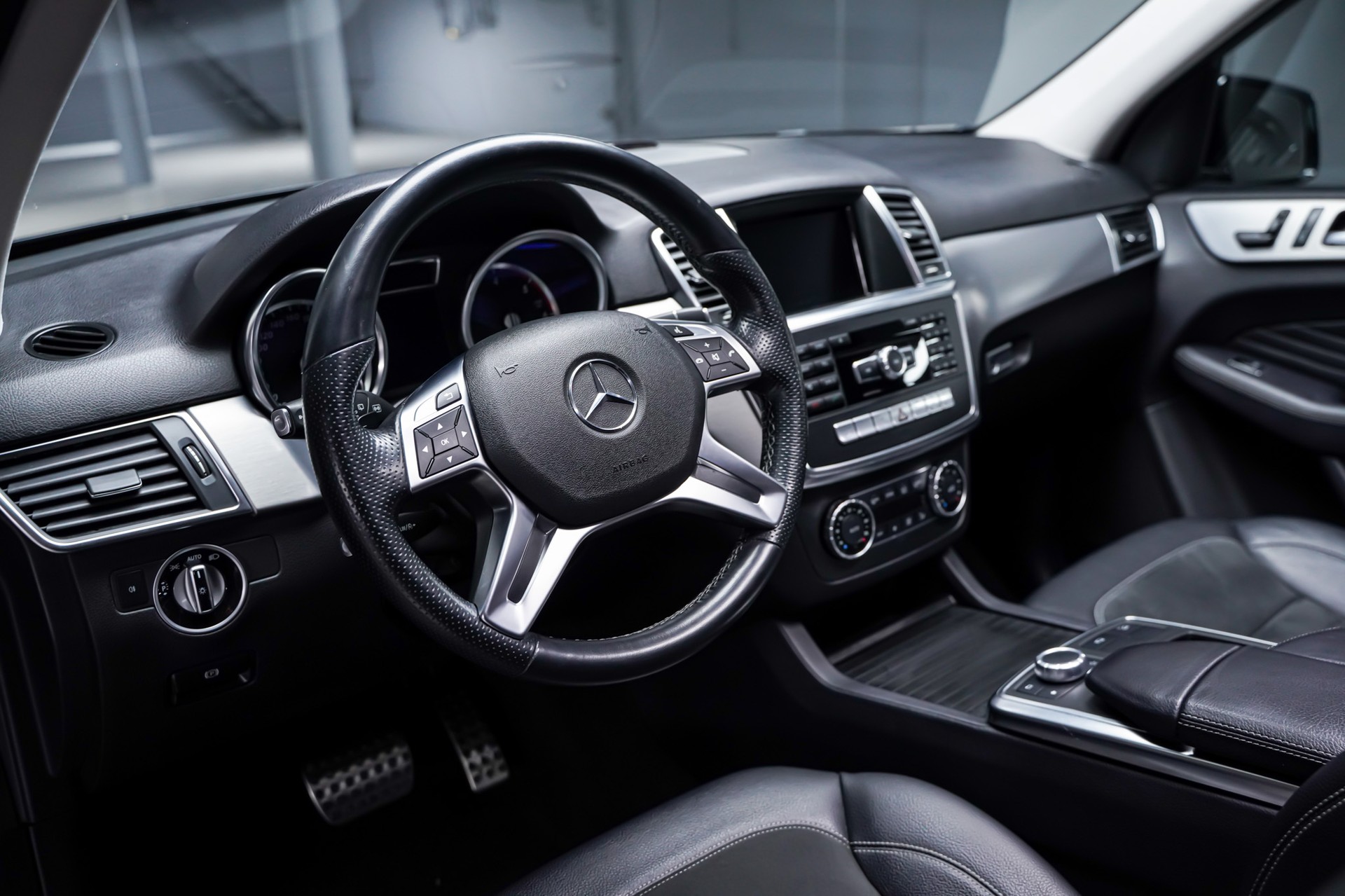 MERCEDES-BENZ ML 350 BlueTEC Executive AMG Line 4Matic 7G-Tronic-image-10