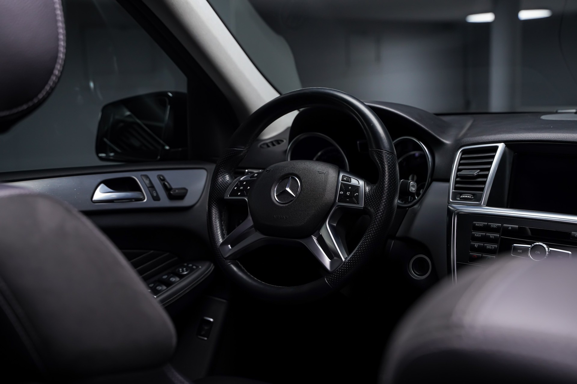 MERCEDES-BENZ ML 350 BlueTEC Executive AMG Line 4Matic 7G-Tronic-image-19