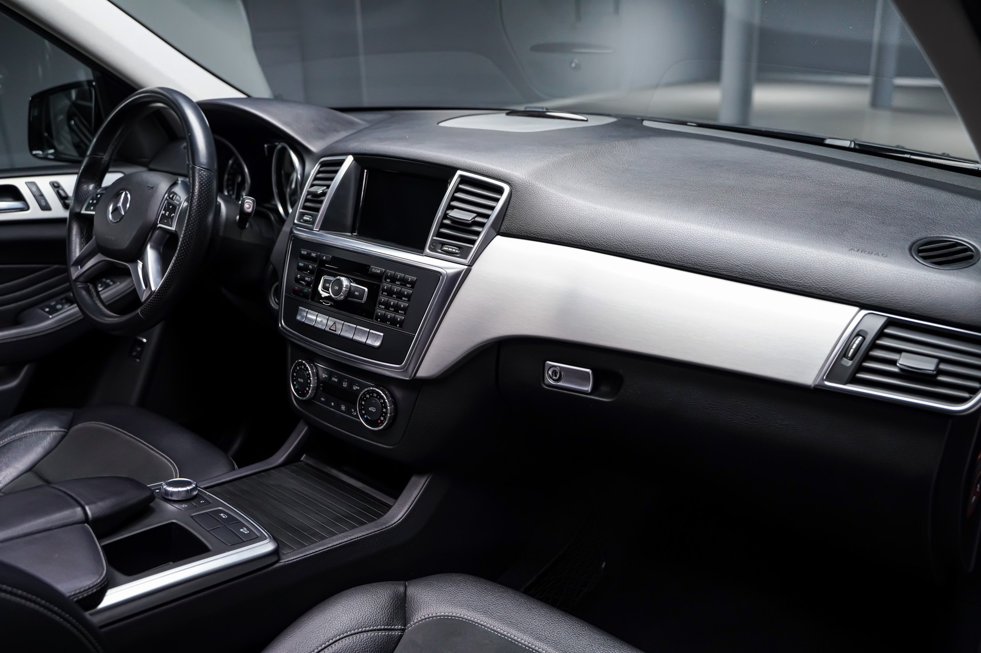 MERCEDES-BENZ ML 350 BlueTEC Executive AMG Line 4Matic 7G-Tronic-image-18