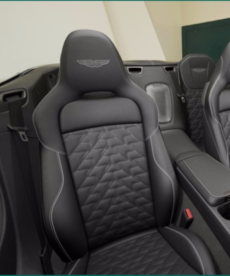 ASTON MARTIN V12 Vanquish Volante-image-9