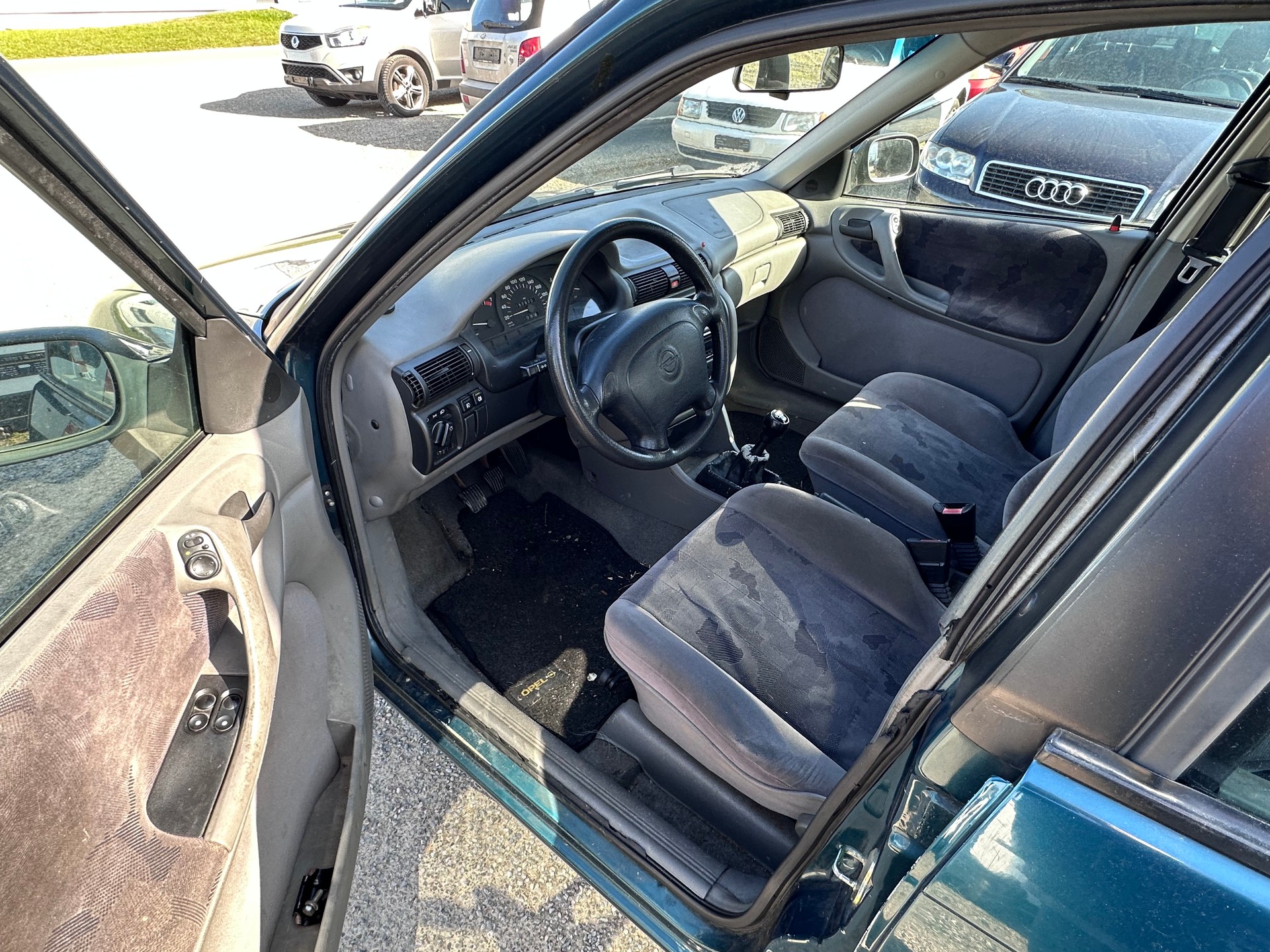 OPEL Astra Caravan 1.6i 16V Celebration-image-7