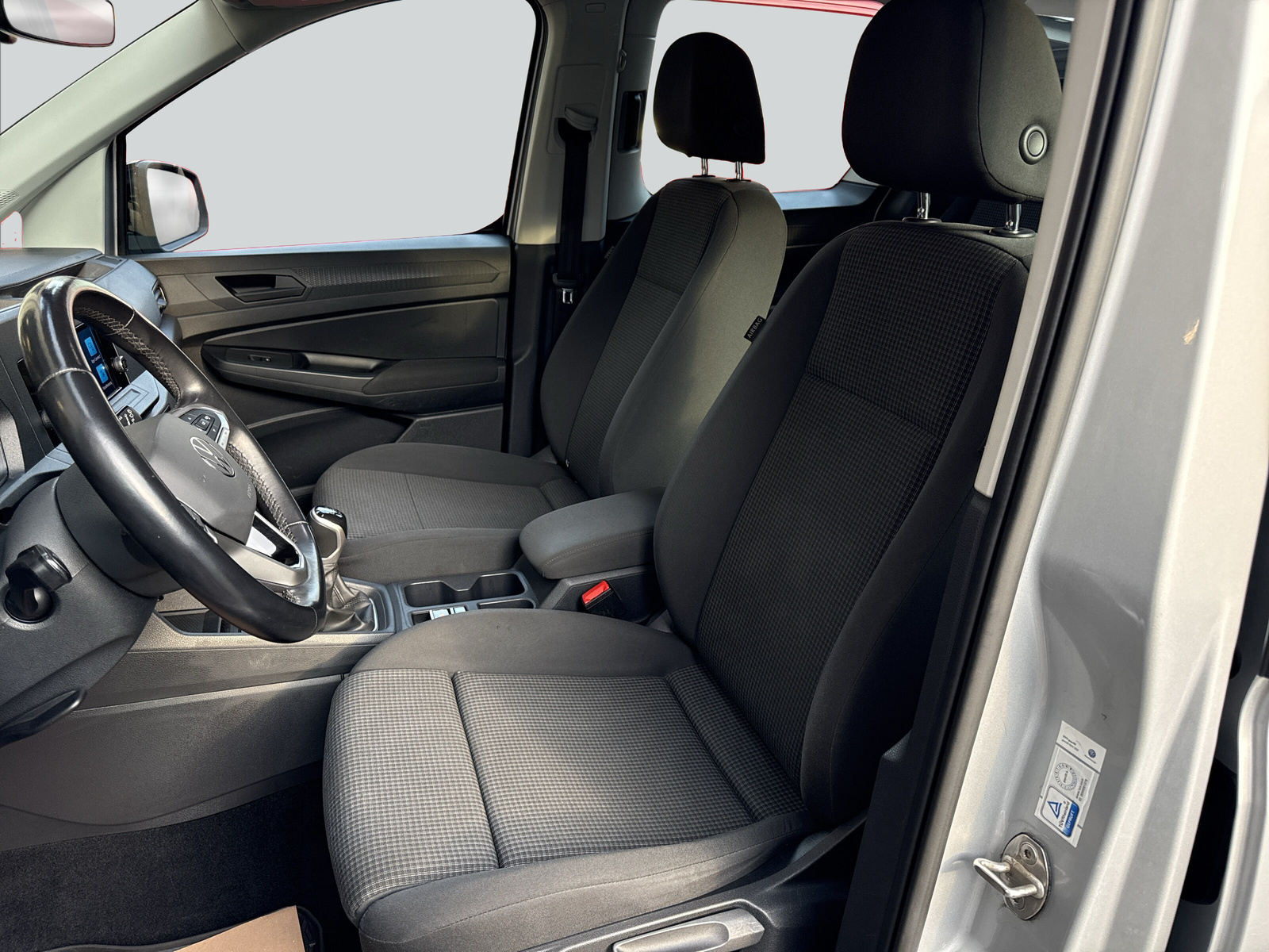 VW Caddy 2.0 TDI 4Motion-image-9