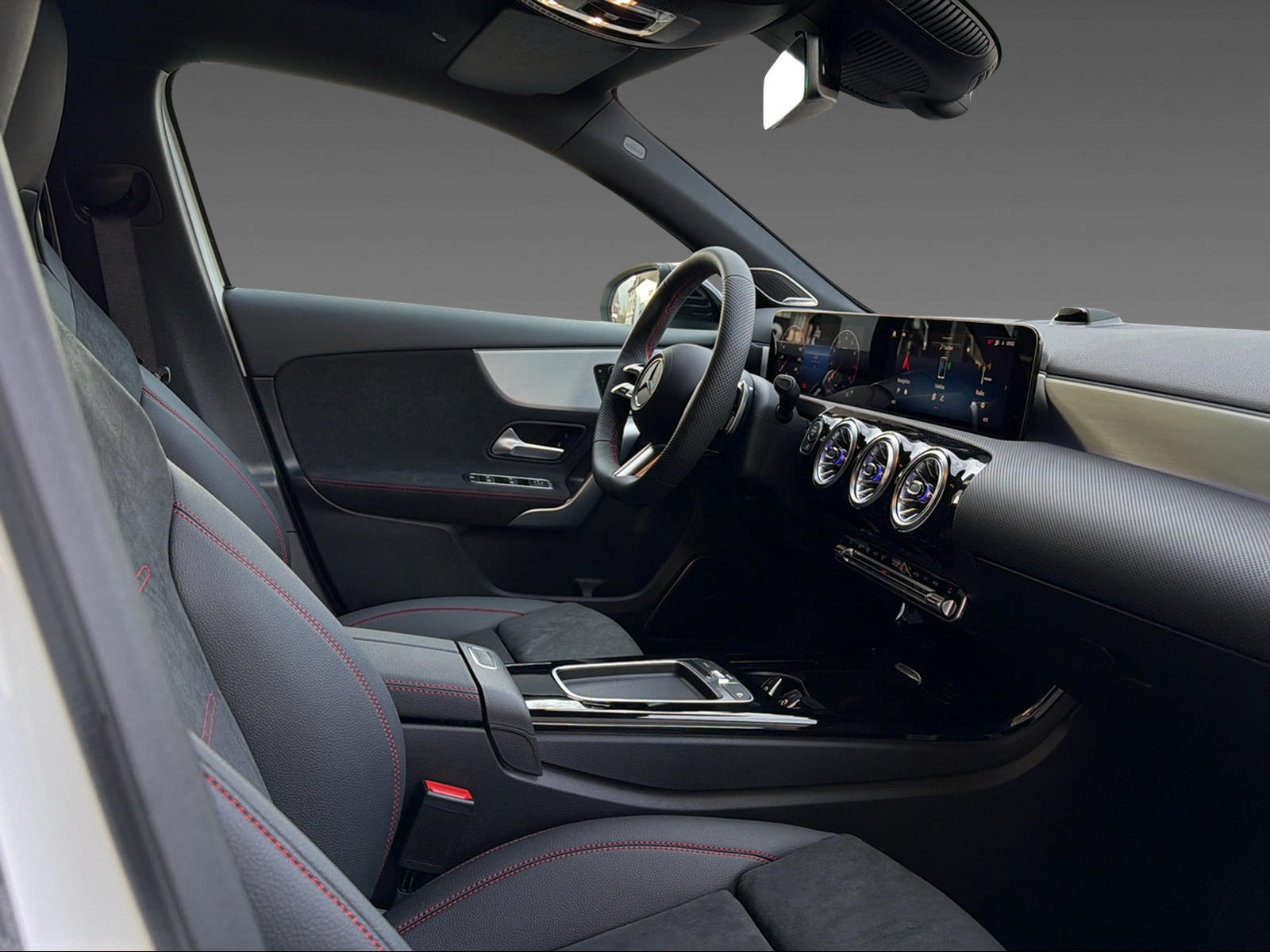 MERCEDES-BENZ A 250 4Matic-image-10