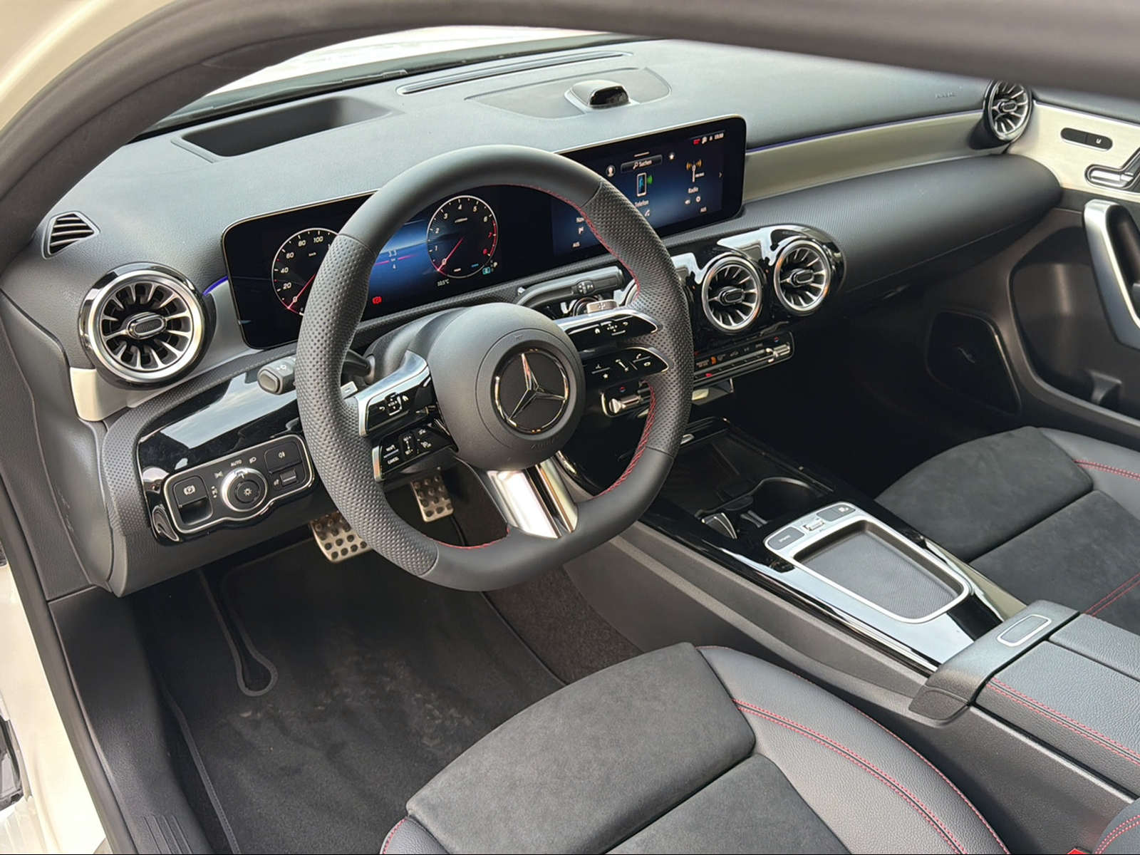 MERCEDES-BENZ A 250 4Matic-image-7