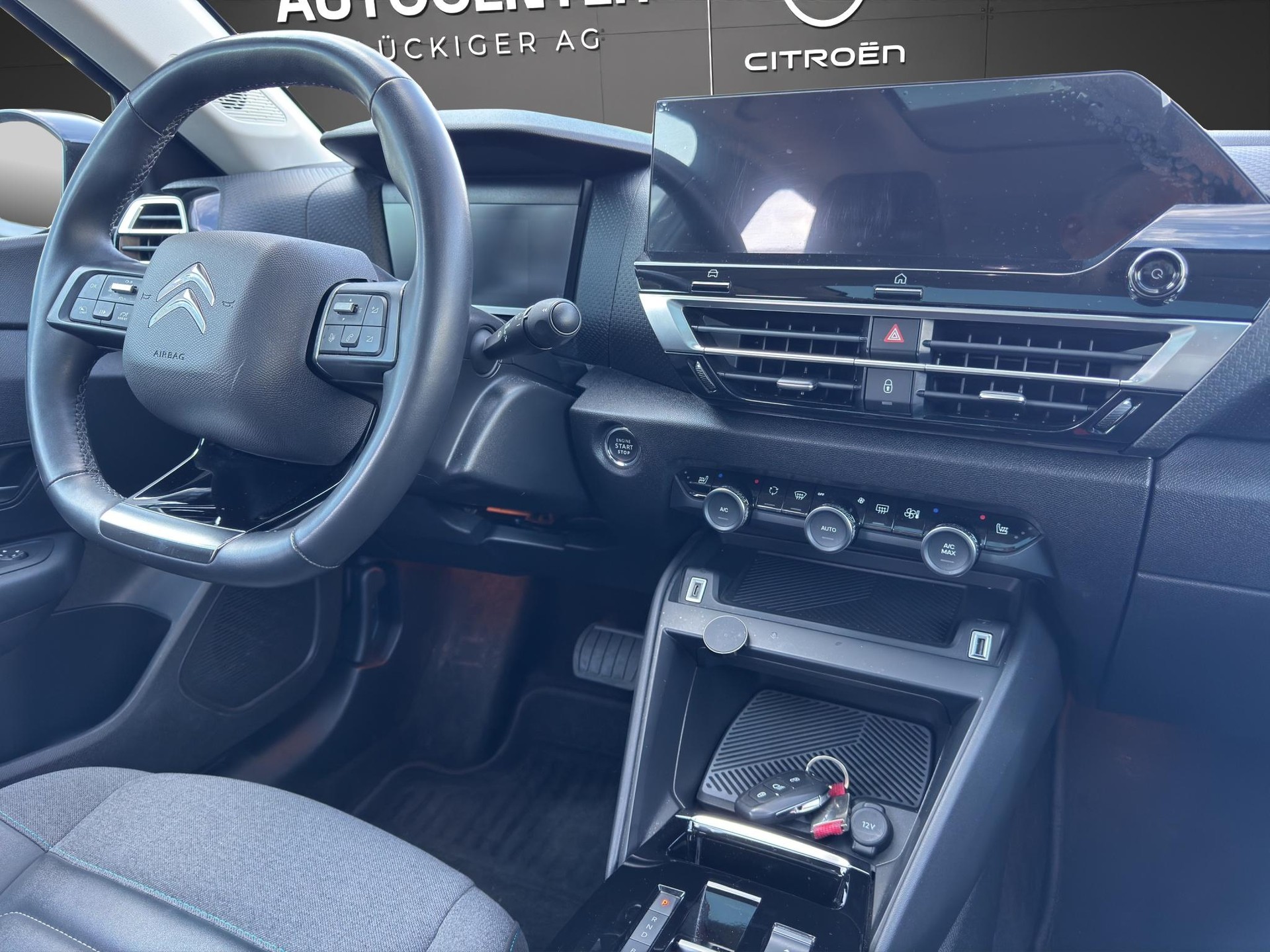 CITROEN e-C4 X Shine-image-10