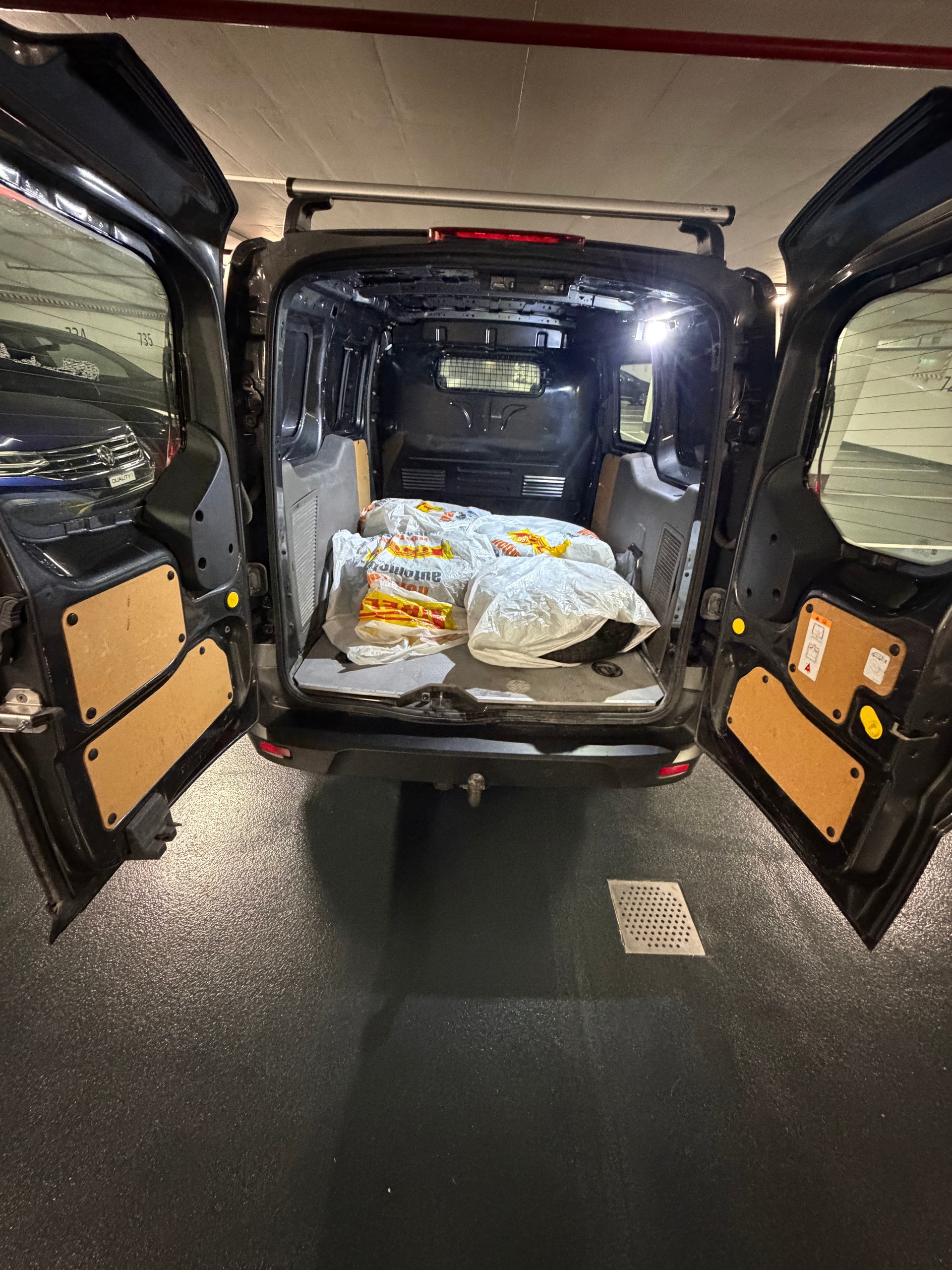 FORD Transit Connect Van T210 1.5 Eco Blue Trend A-image-13