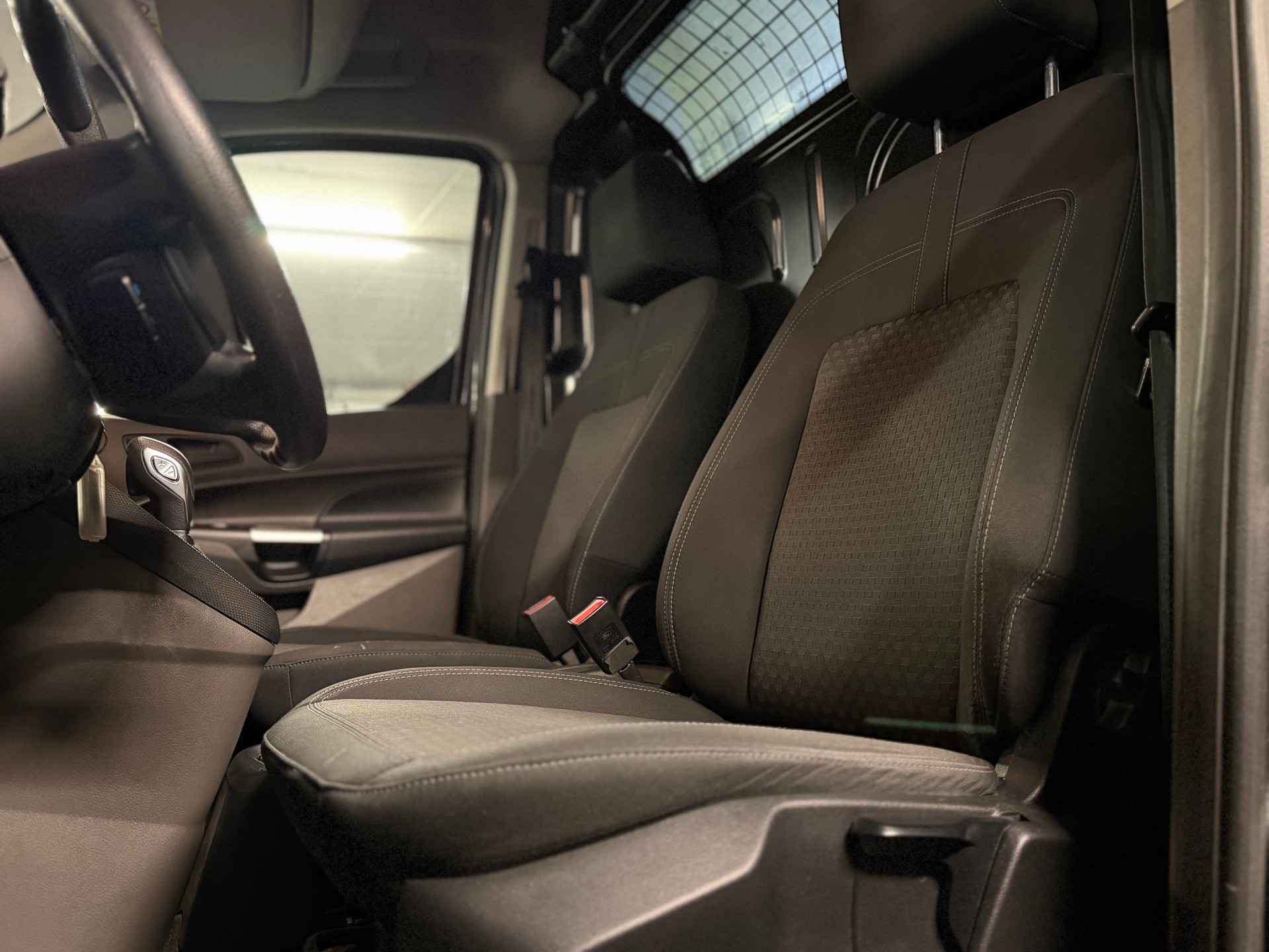 FORD Transit Connect Van T210 1.5 Eco Blue Trend A-image-7