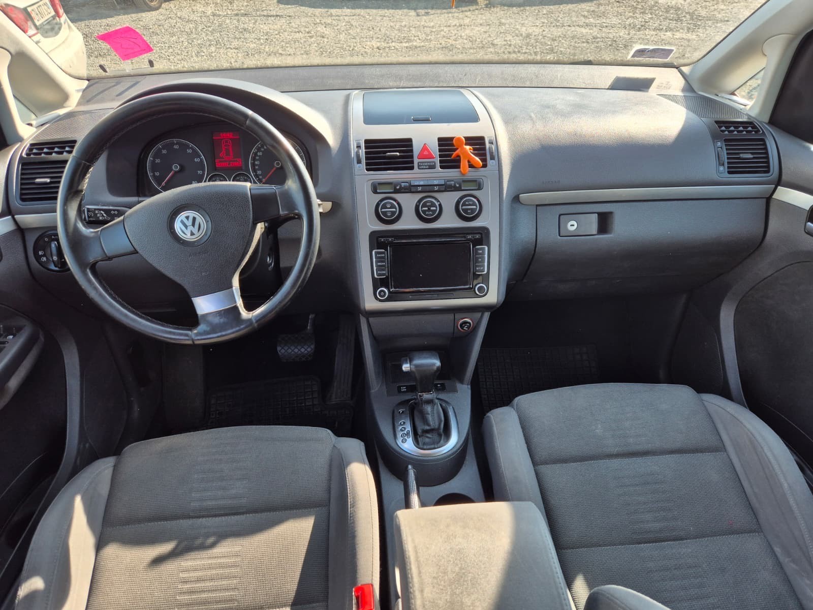 VW Touran 1.4 TSI Trendline-image-8