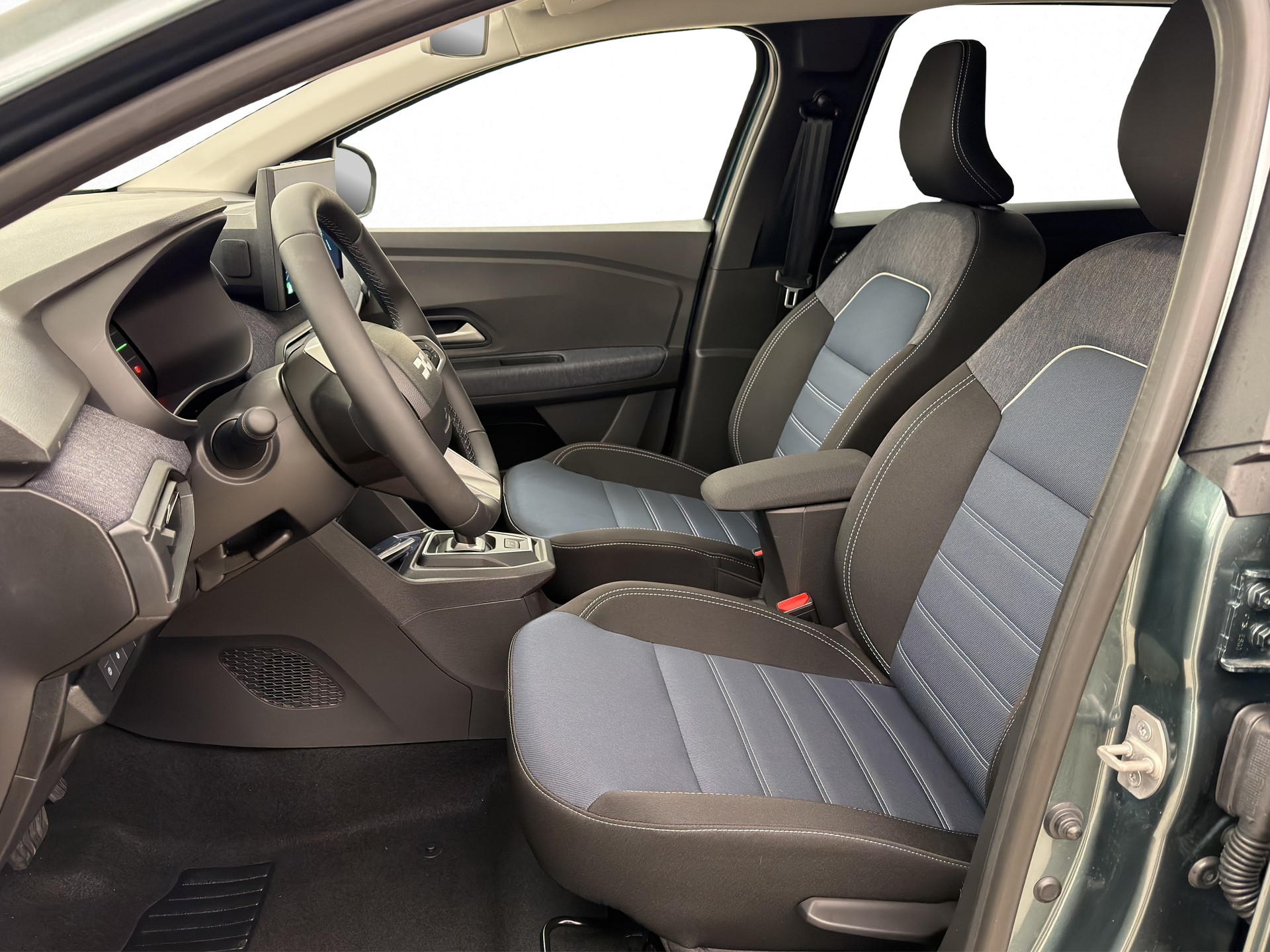 DACIA Jogger 1.8 Hybrid Journey-image-3