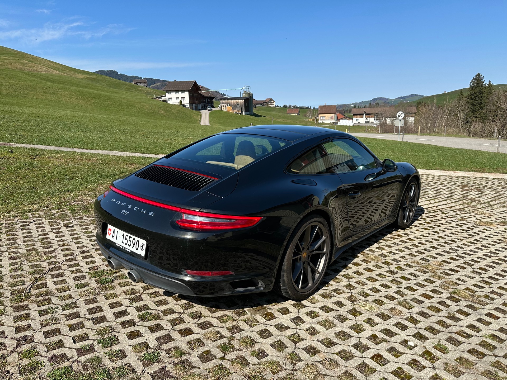 PORSCHE 911 Carrera 4S PDK 991.2 Indiv. Lackierung darkolivemetallic PTS M6X-image-4
