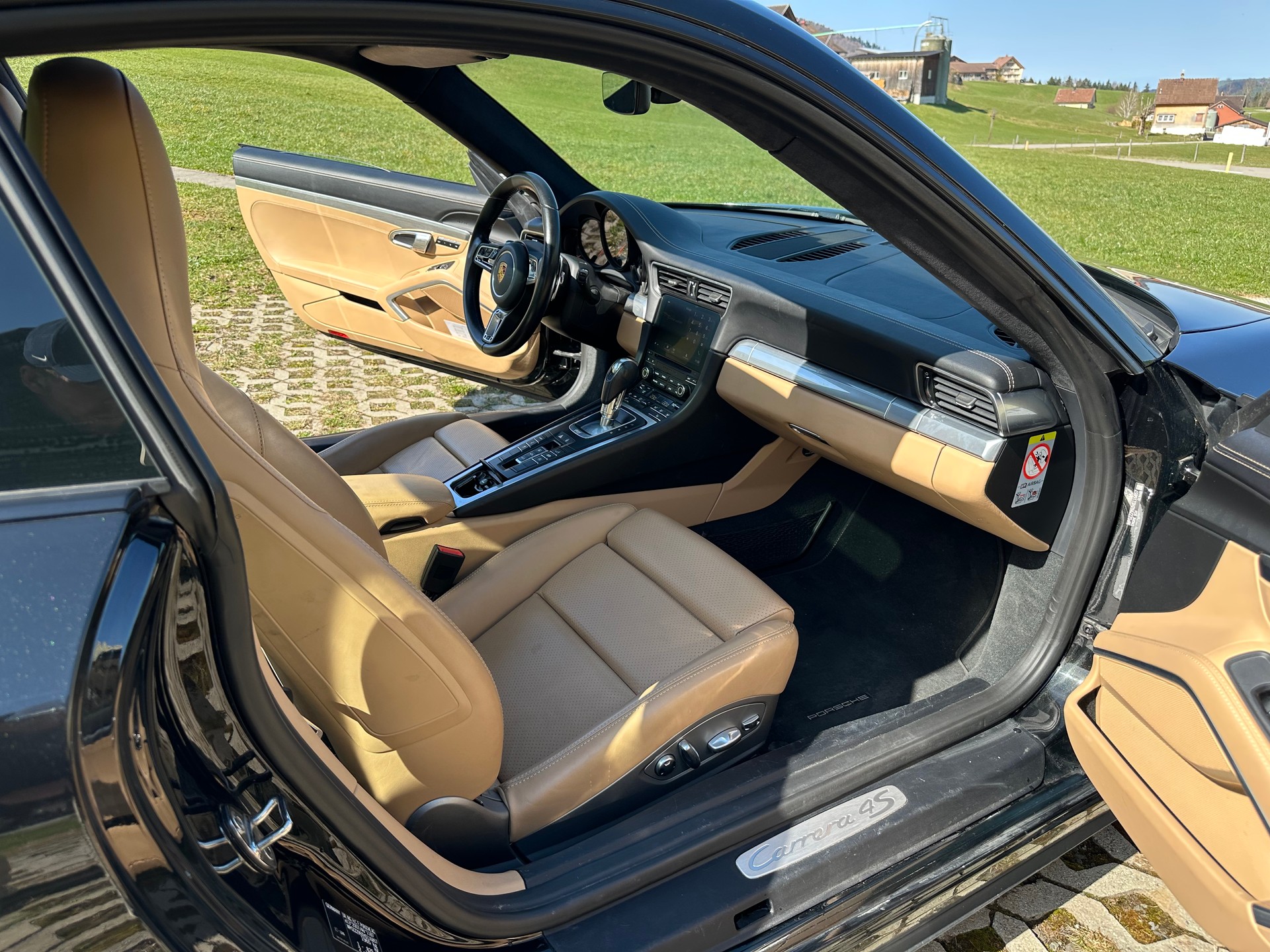PORSCHE 911 Carrera 4S PDK 991.2 Indiv. Lackierung darkolivemetallic PTS M6X-image-14