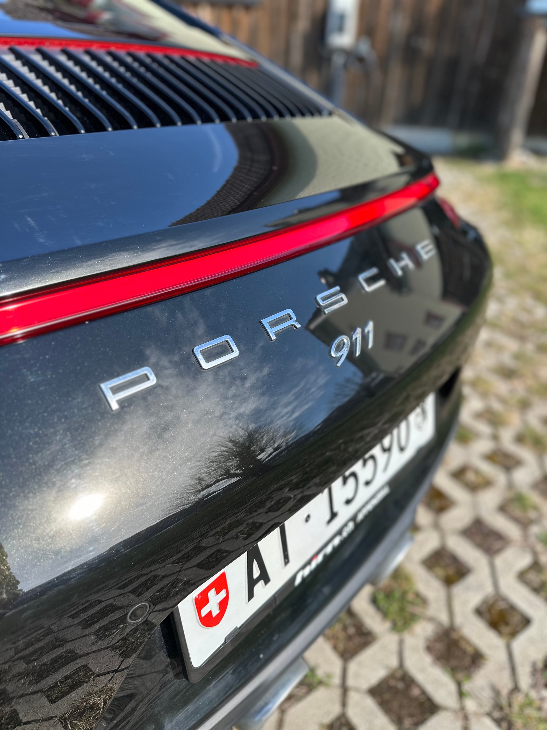 PORSCHE 911 Carrera 4S PDK 991.2 Indiv. Lackierung darkolivemetallic PTS M6X-image-18