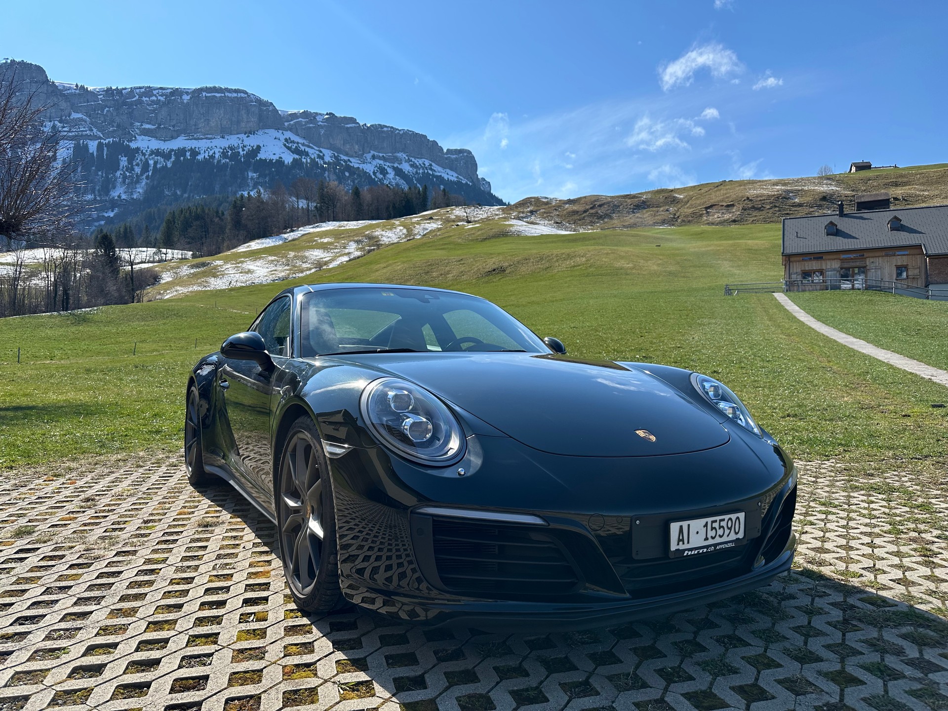 PORSCHE 911 Carrera 4S PDK 991.2 Indiv. Lackierung darkolivemetallic PTS M6X-image-0