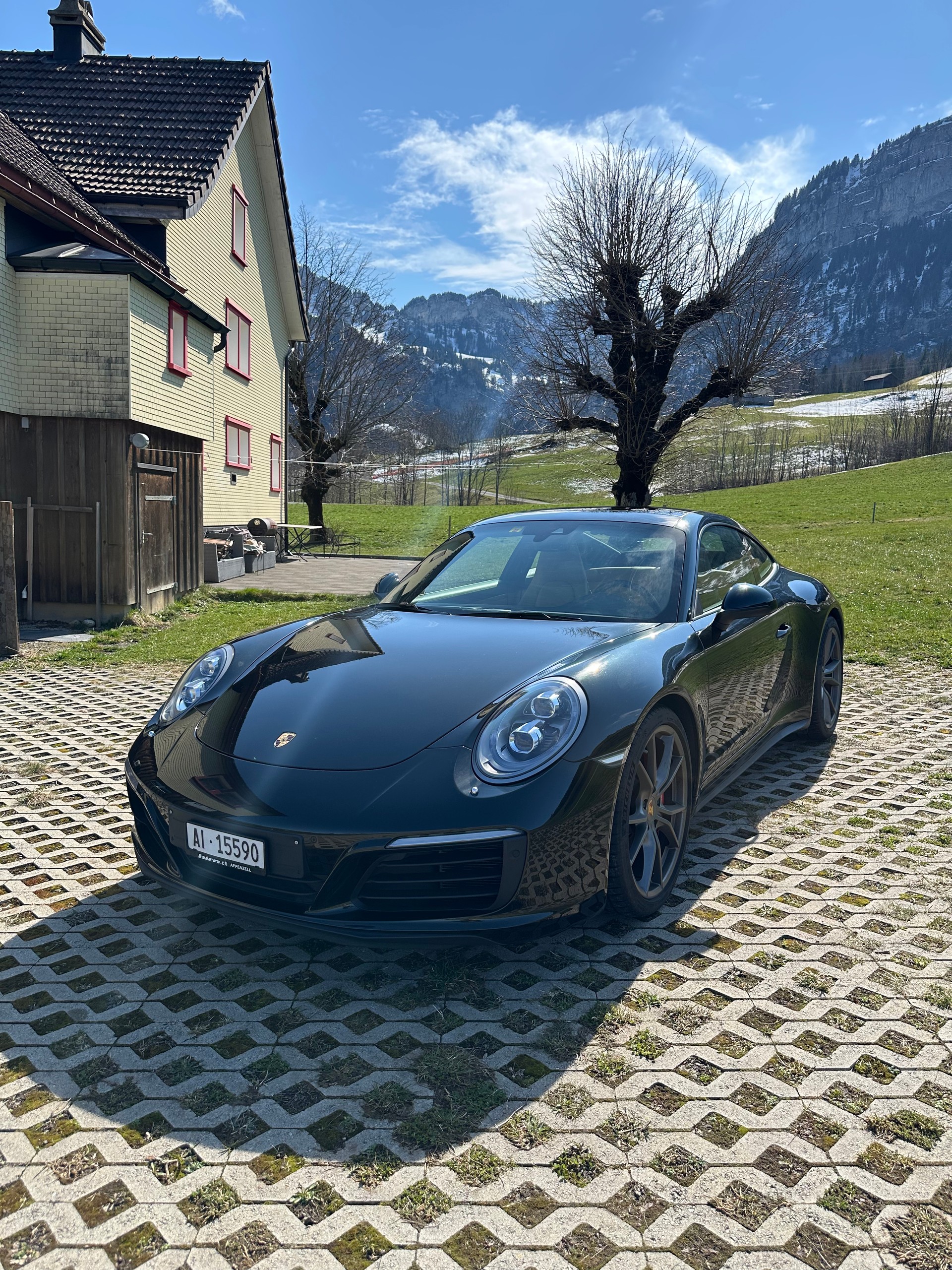 PORSCHE 911 Carrera 4S PDK 991.2 Indiv. Lackierung darkolivemetallic PTS M6X-image-1