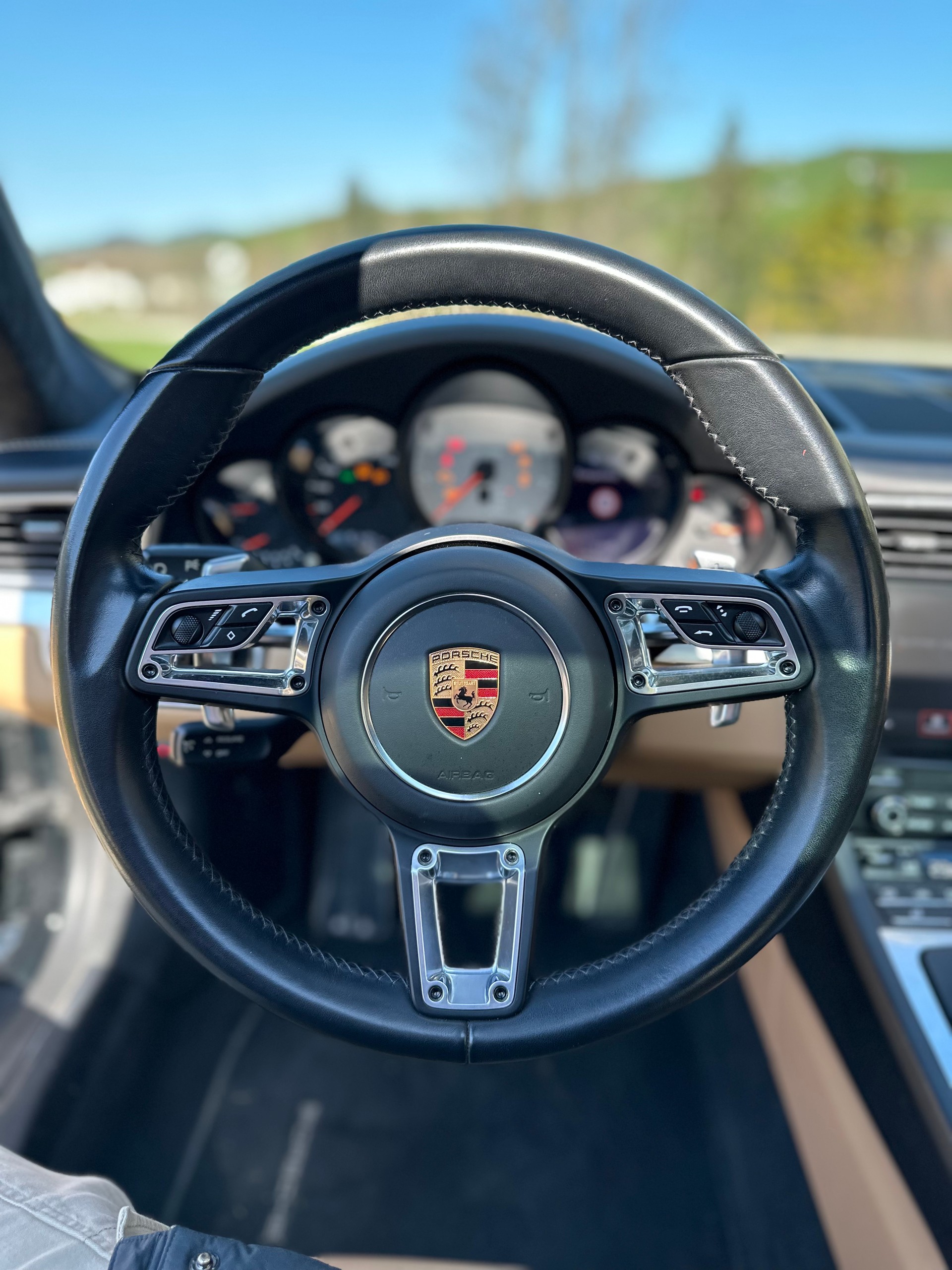 PORSCHE 911 Carrera 4S PDK 991.2 Indiv. Lackierung darkolivemetallic PTS M6X-image-16