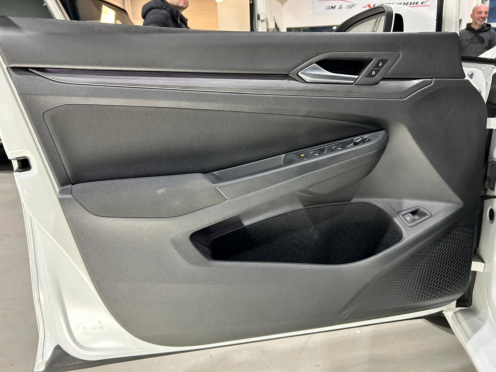 VW Golf VIII 1.0 TSI Life DSG CH FAHRZEUG AUS 1. HAND-image-16