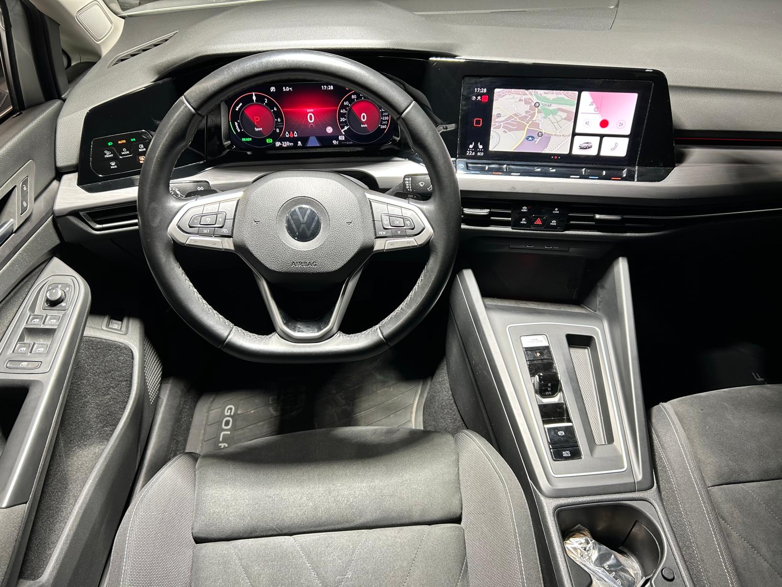 VW Golf VIII 1.0 TSI Life DSG CH FAHRZEUG AUS 1. HAND-image-12